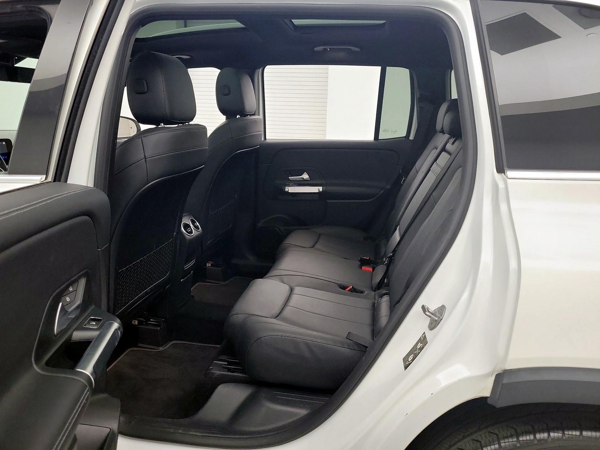 Thumbnail: 2021 Mercedes-Benz GLB - 18