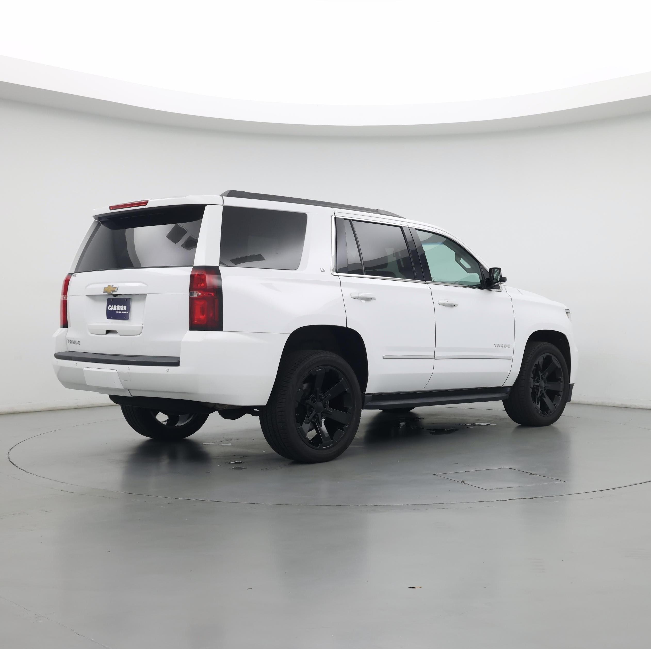 Thumbnail: 2019 Chevrolet Tahoe - 2