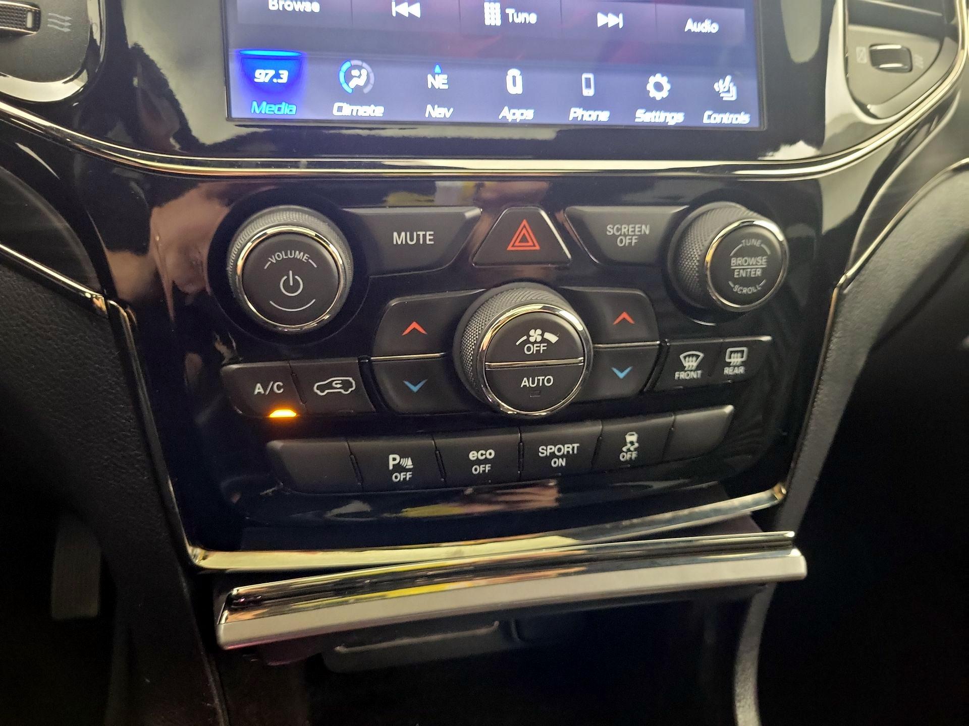 Thumbnail: 2020 Jeep Grand Cherokee - 15