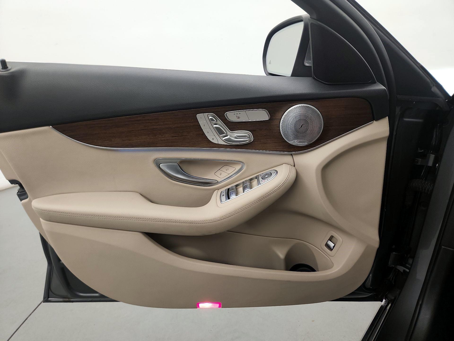 Thumbnail: 2021 Mercedes-Benz C-Class - 10