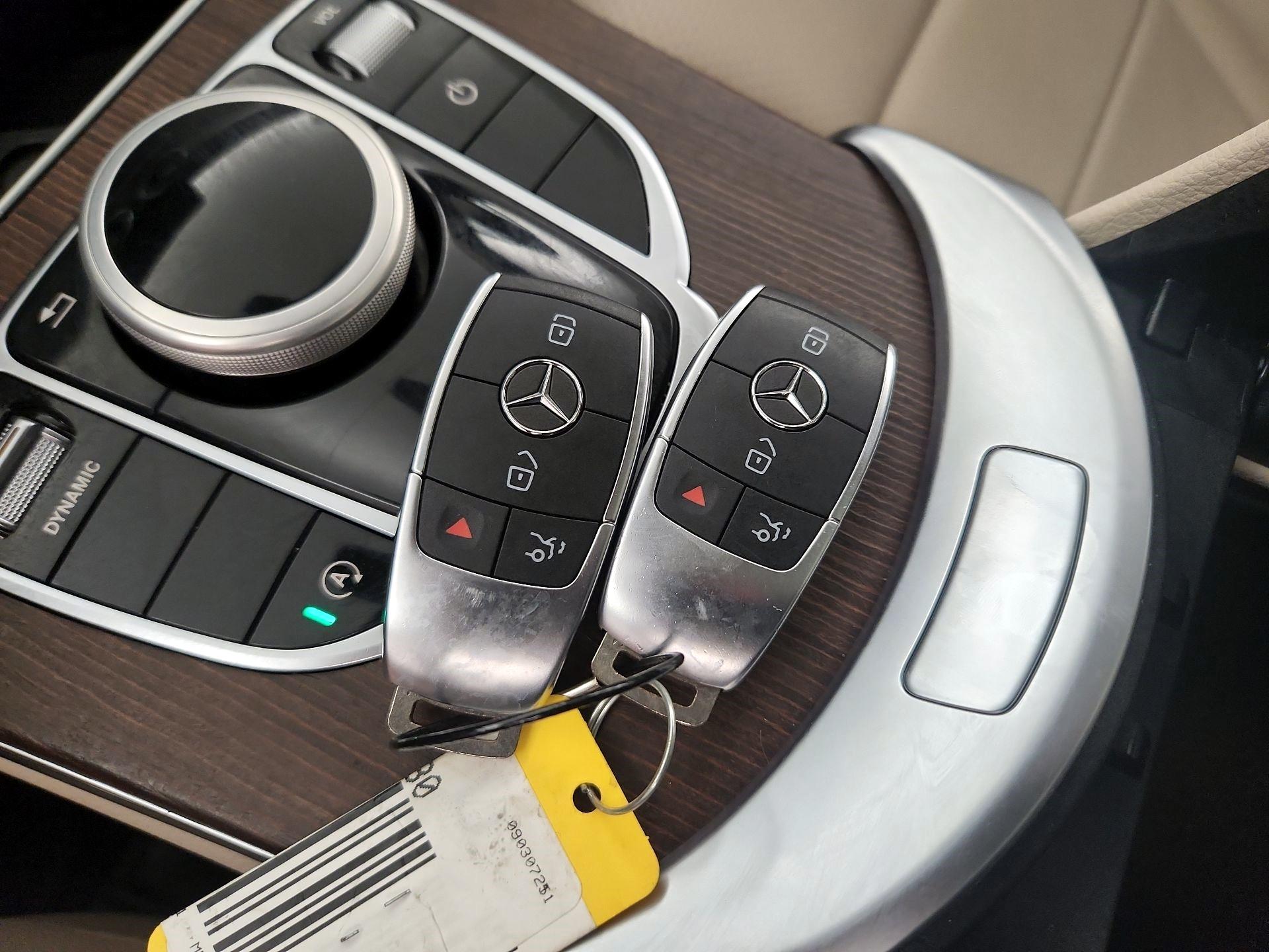 Thumbnail: 2021 Mercedes-Benz C-Class - 20