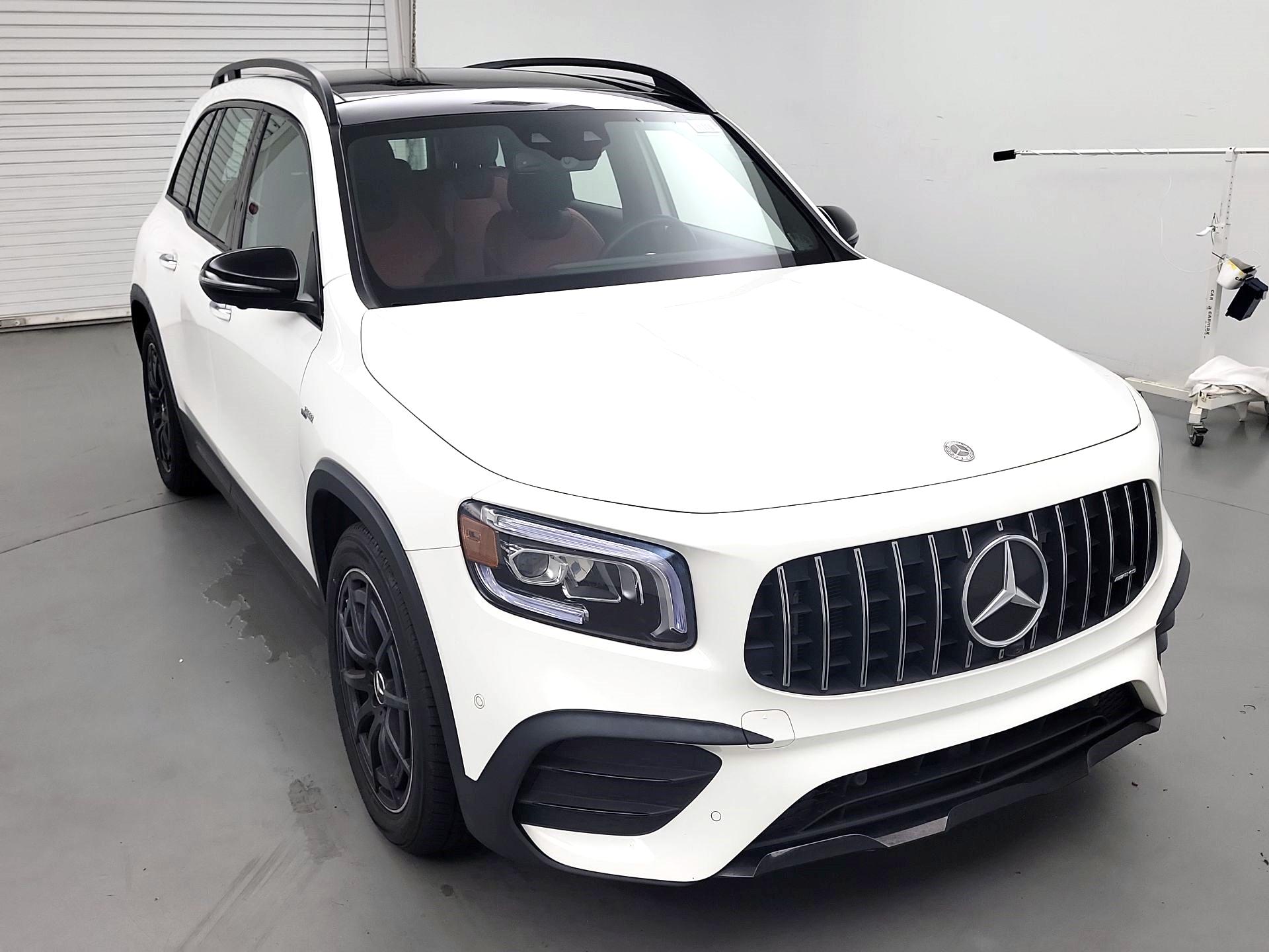 Thumbnail: 2021 Mercedes-Benz GLB - 1