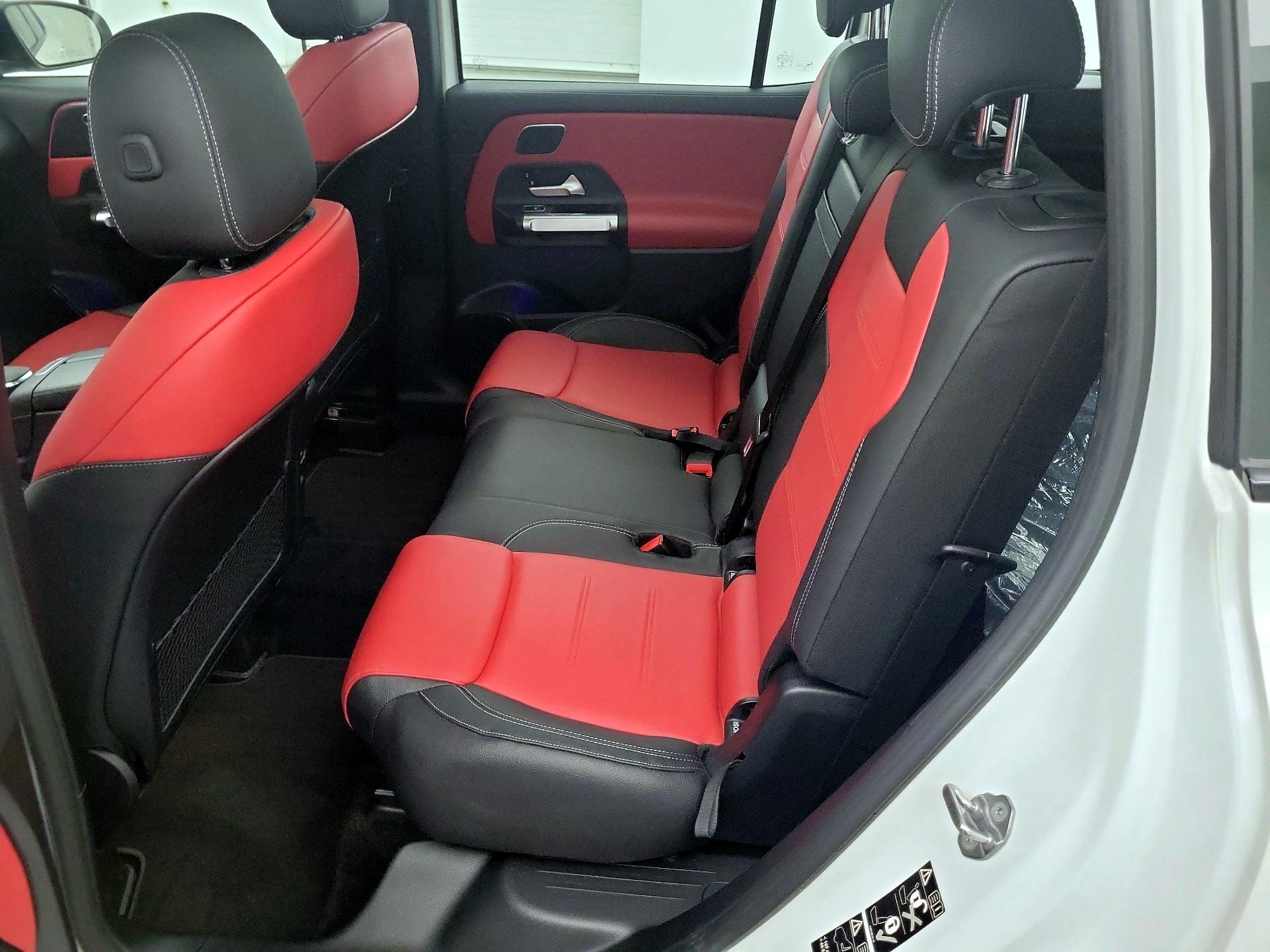 Thumbnail: 2021 Mercedes-Benz GLB - 18