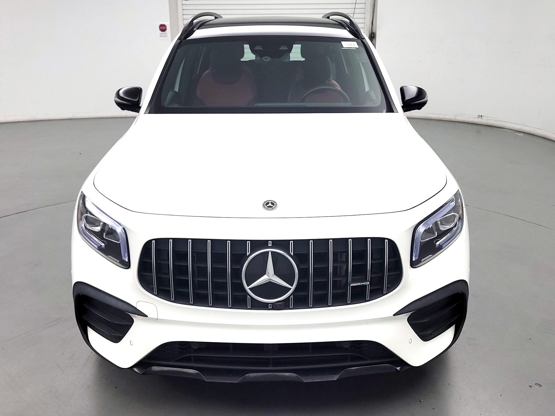 Thumbnail: 2021 Mercedes-Benz GLB - 2