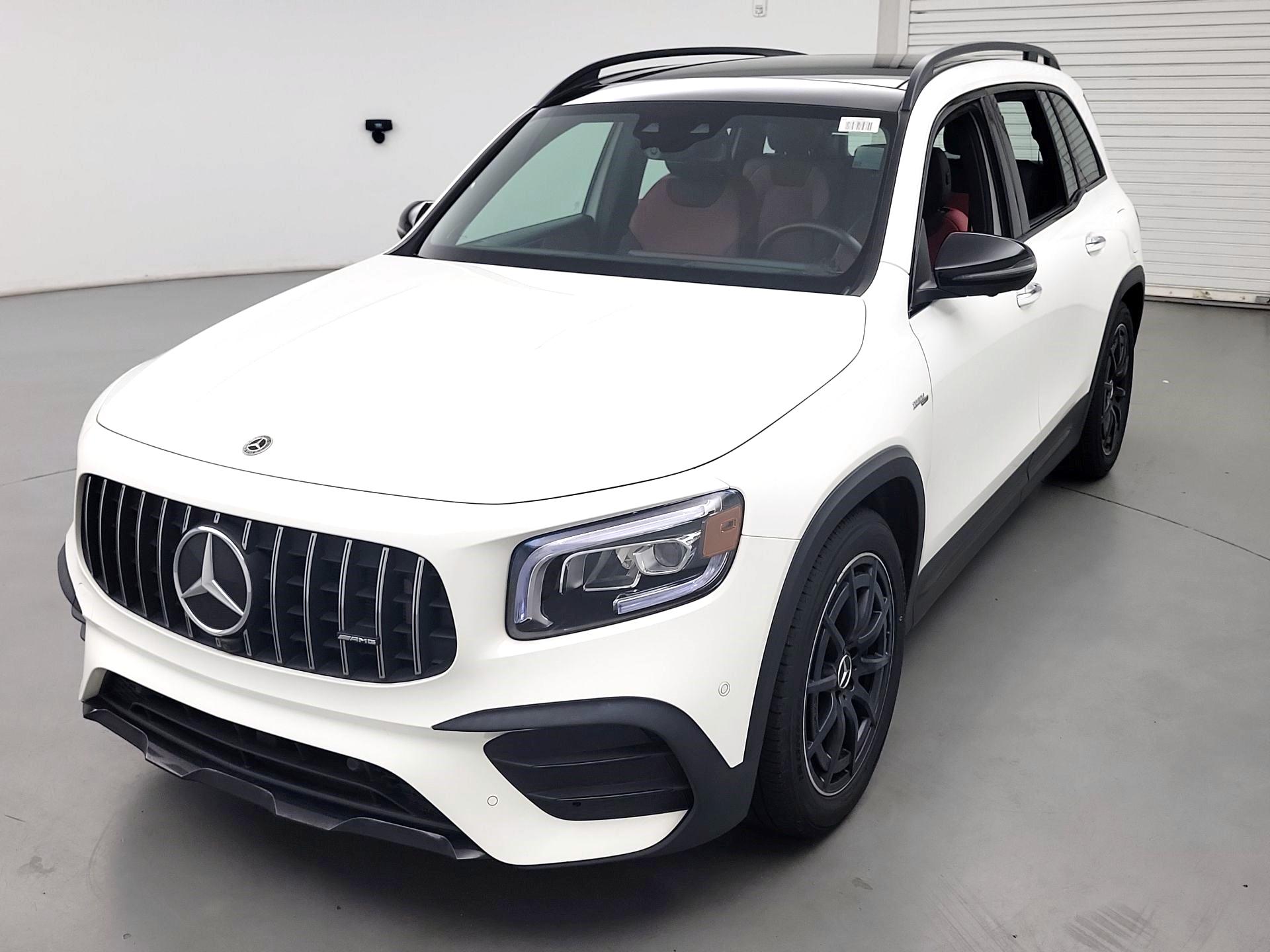 Thumbnail: 2021 Mercedes-Benz GLB - 3