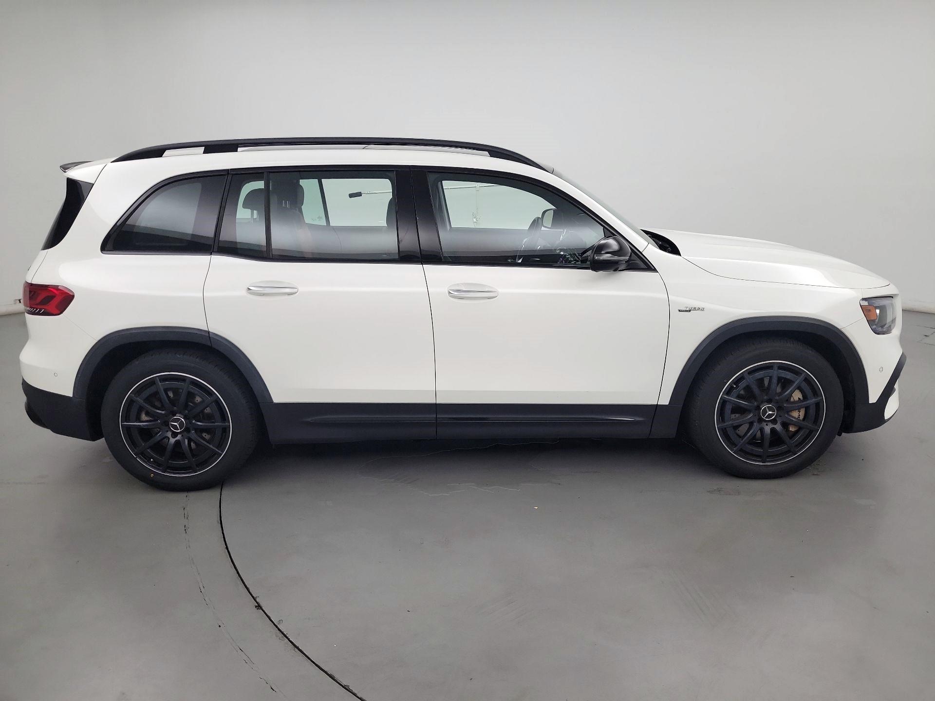 Thumbnail: 2021 Mercedes-Benz GLB - 4
