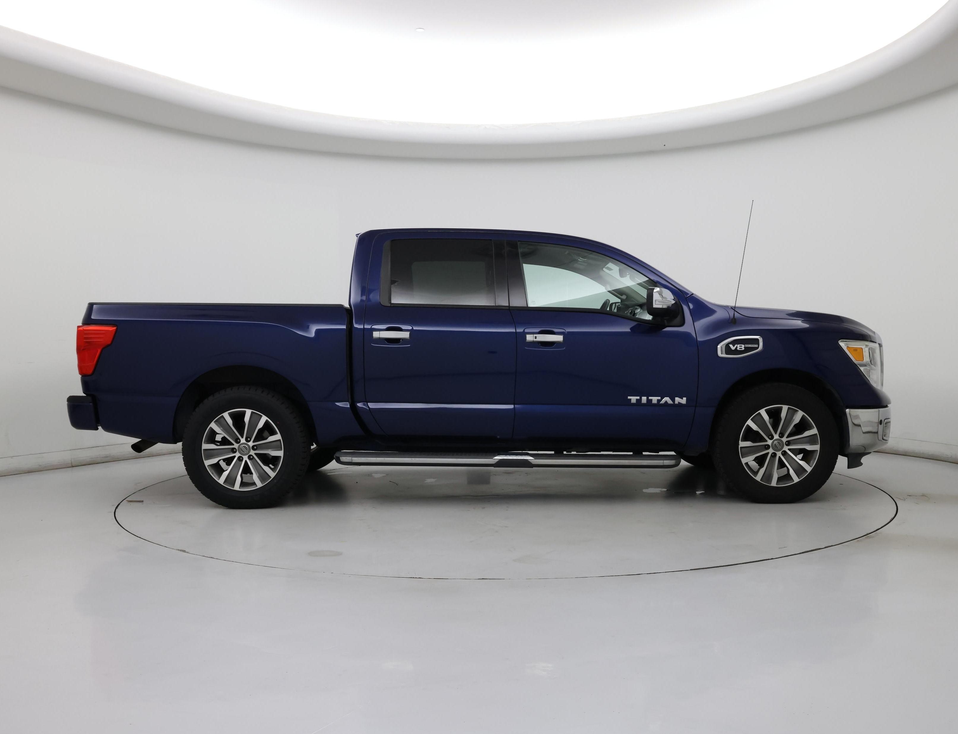Thumbnail: 2017 Nissan Titan - 7