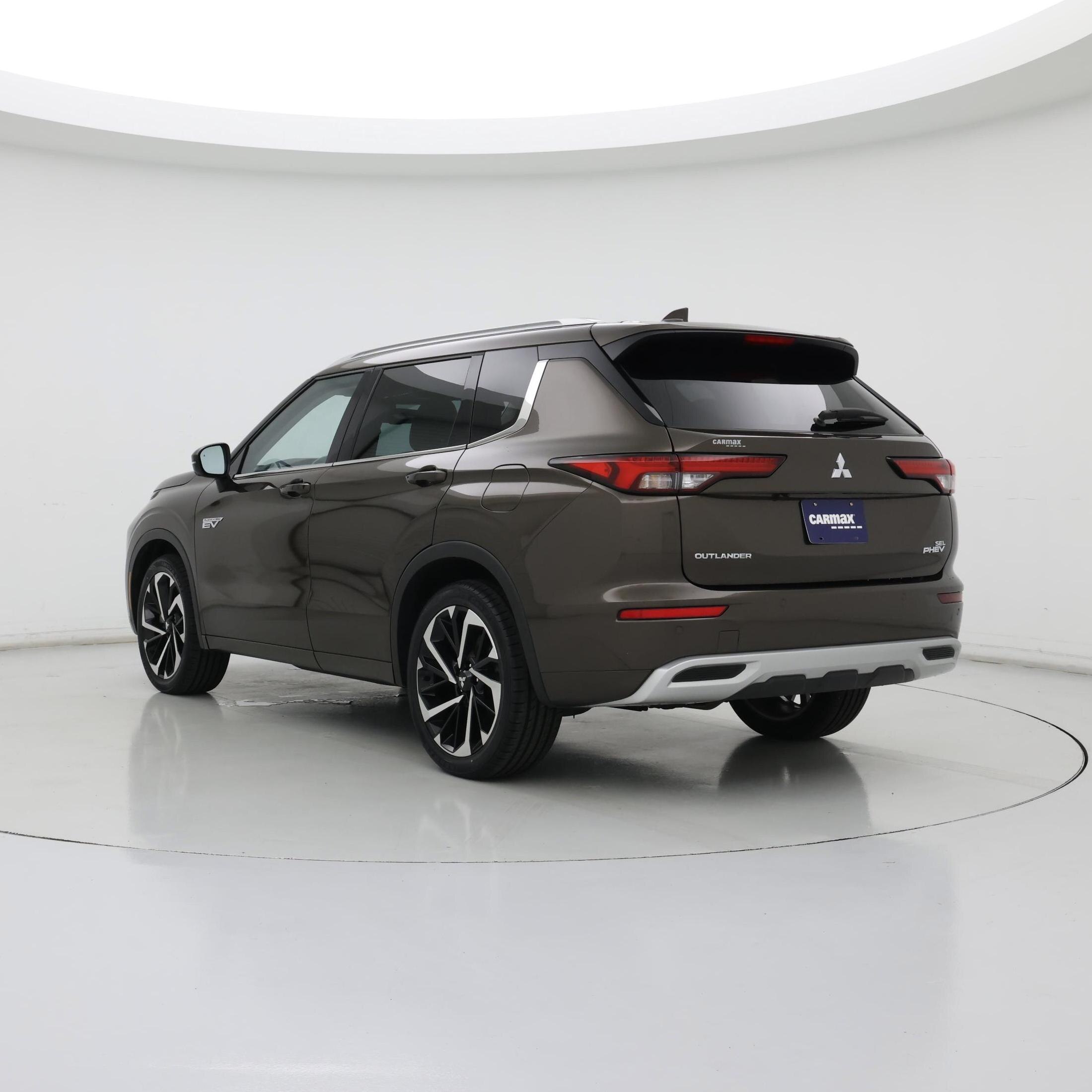Thumbnail: 2023 Mitsubishi Outlander - 2
