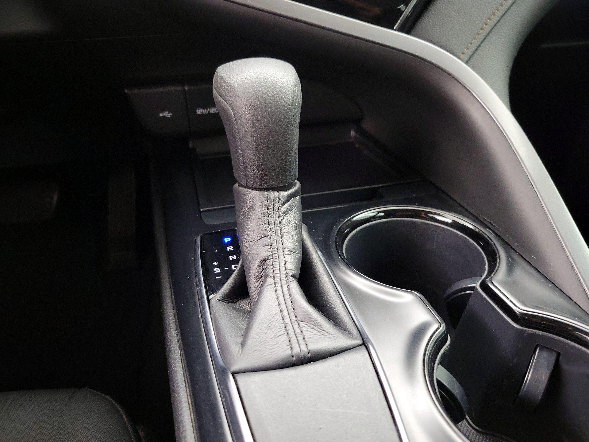 Thumbnail: 2020 Toyota Camry - 17