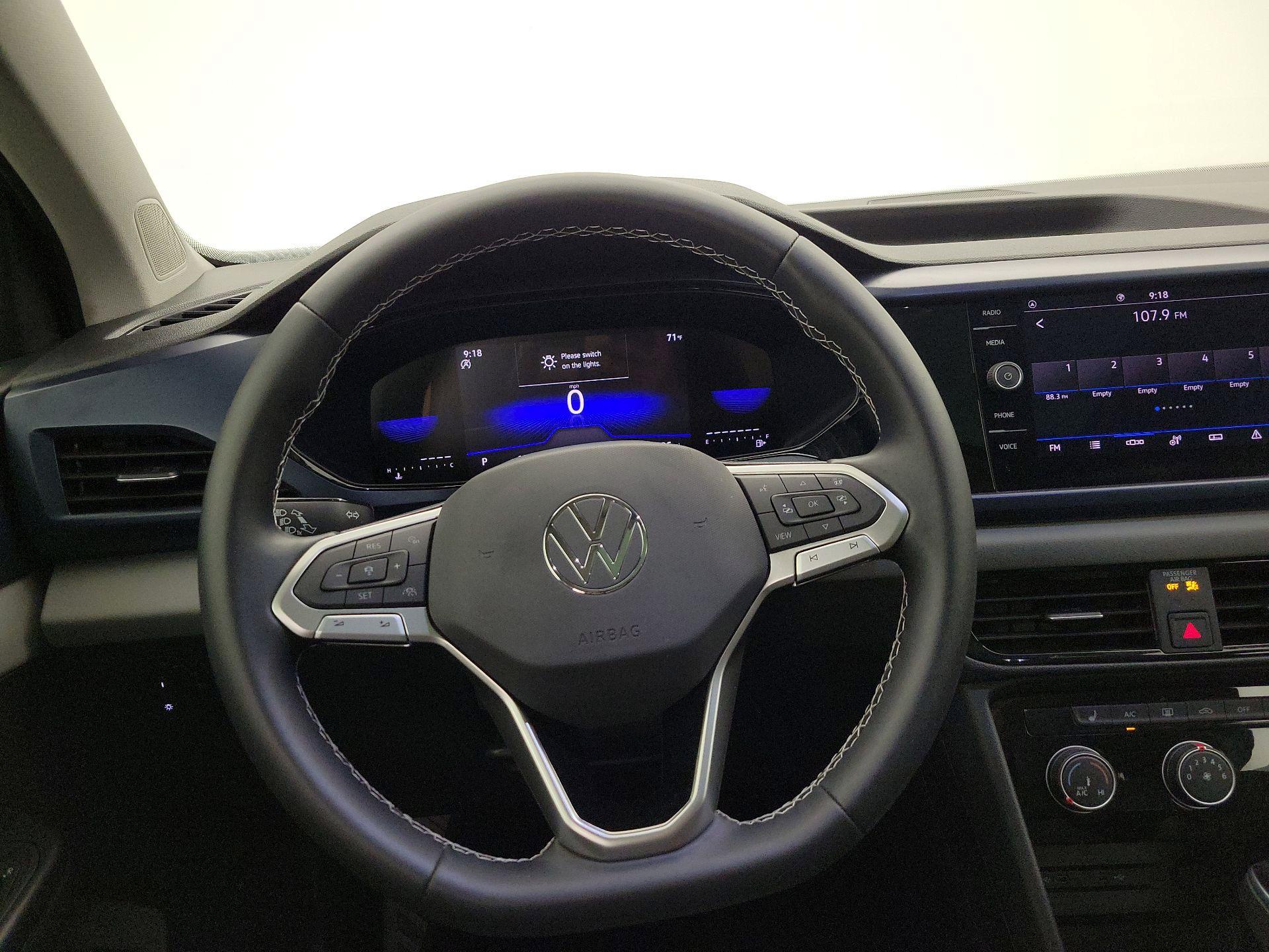 Thumbnail: 2023 Volkswagen Taos - 10