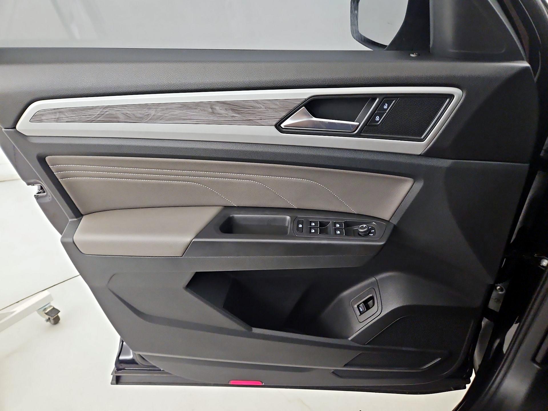Thumbnail: 2022 Volkswagen Atlas - 12