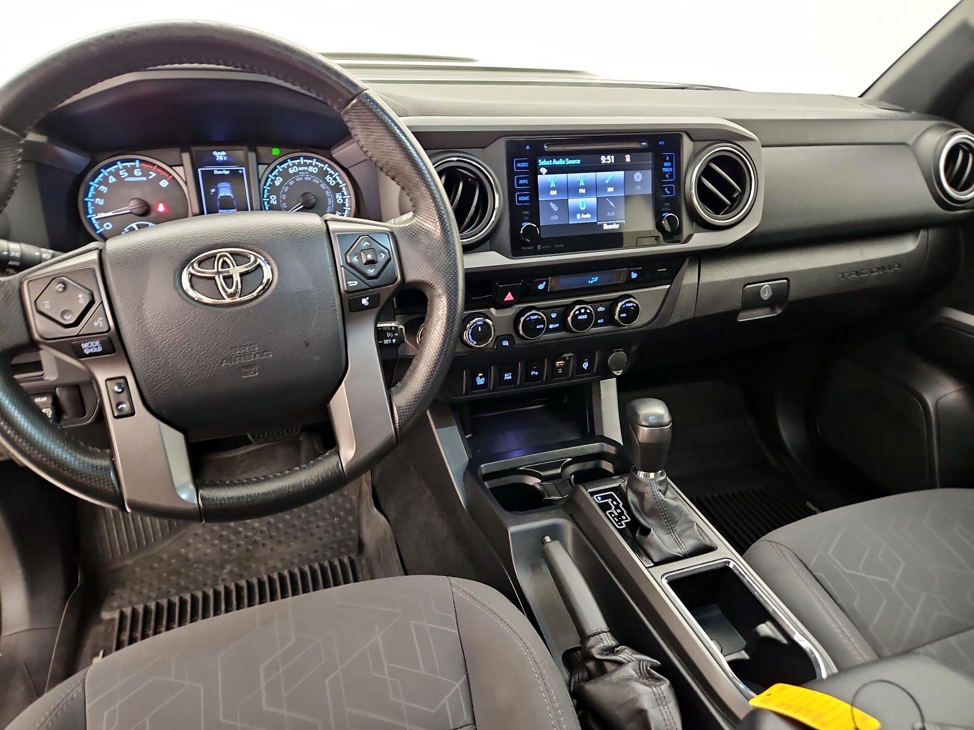Thumbnail: 2017 Toyota Tacoma - 9
