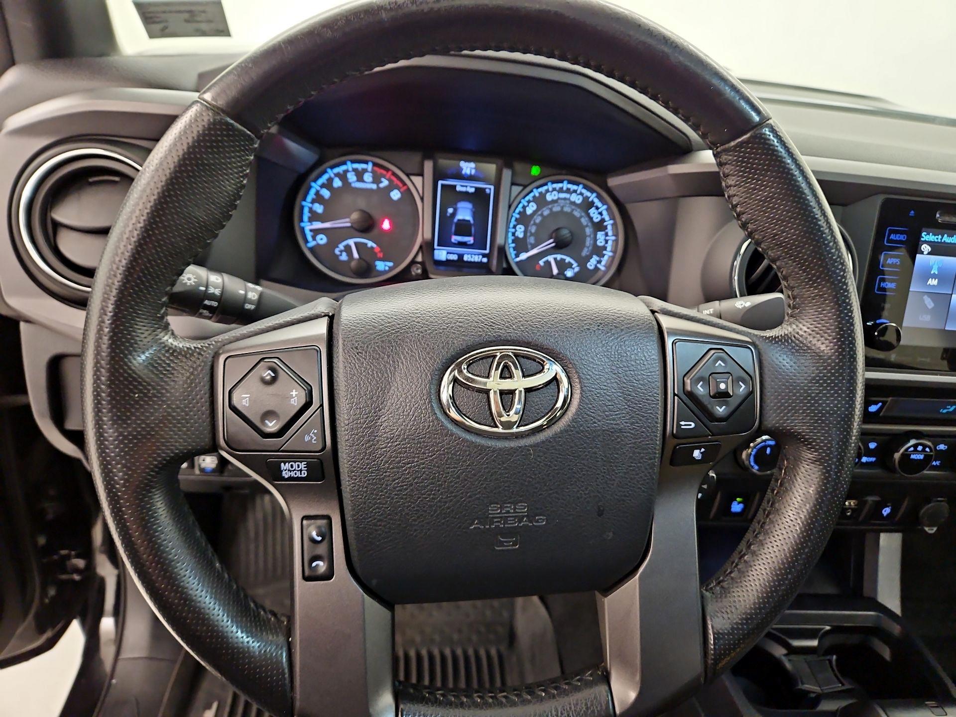 Thumbnail: 2017 Toyota Tacoma - 10