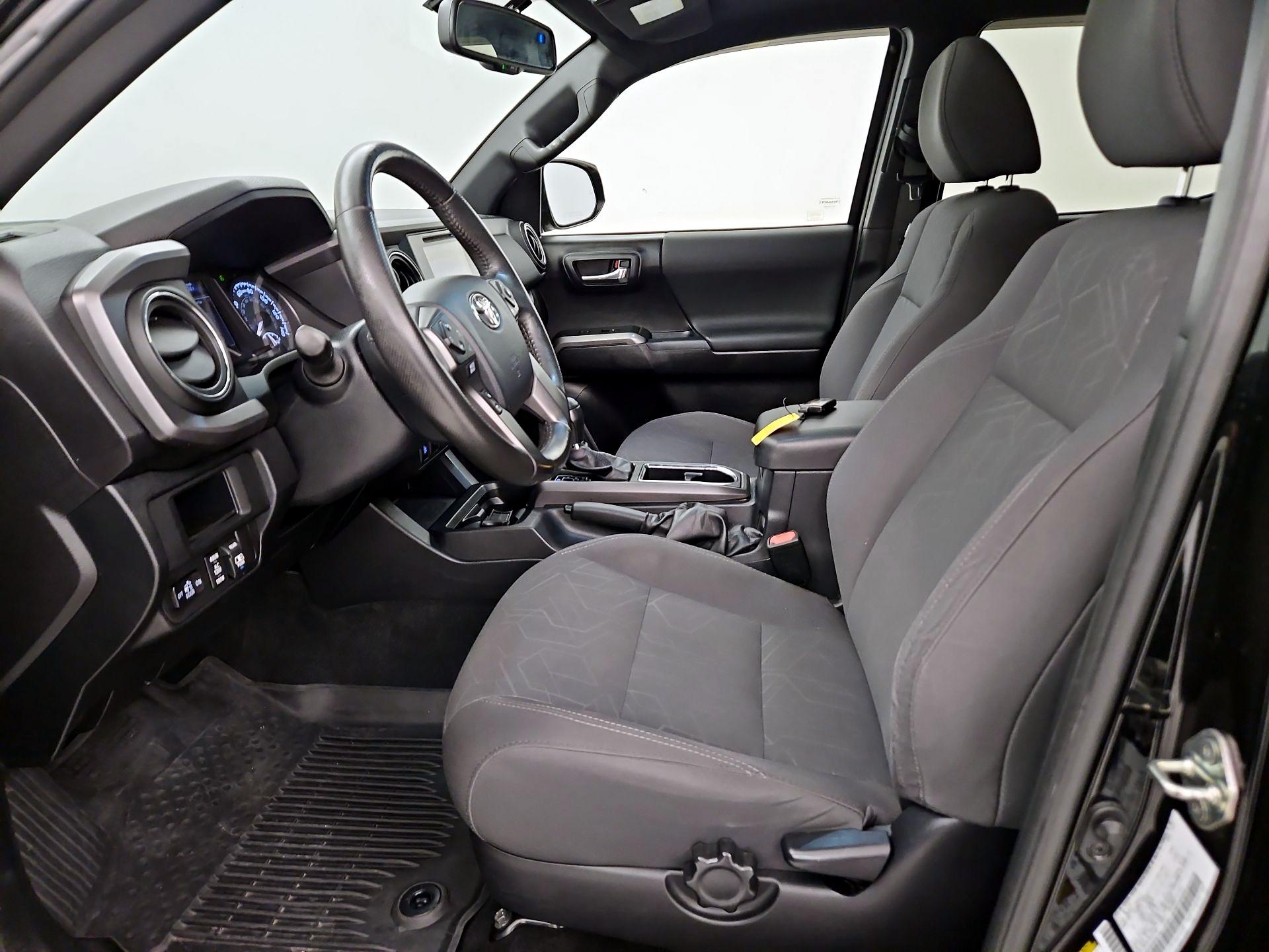 Thumbnail: 2017 Toyota Tacoma - 11