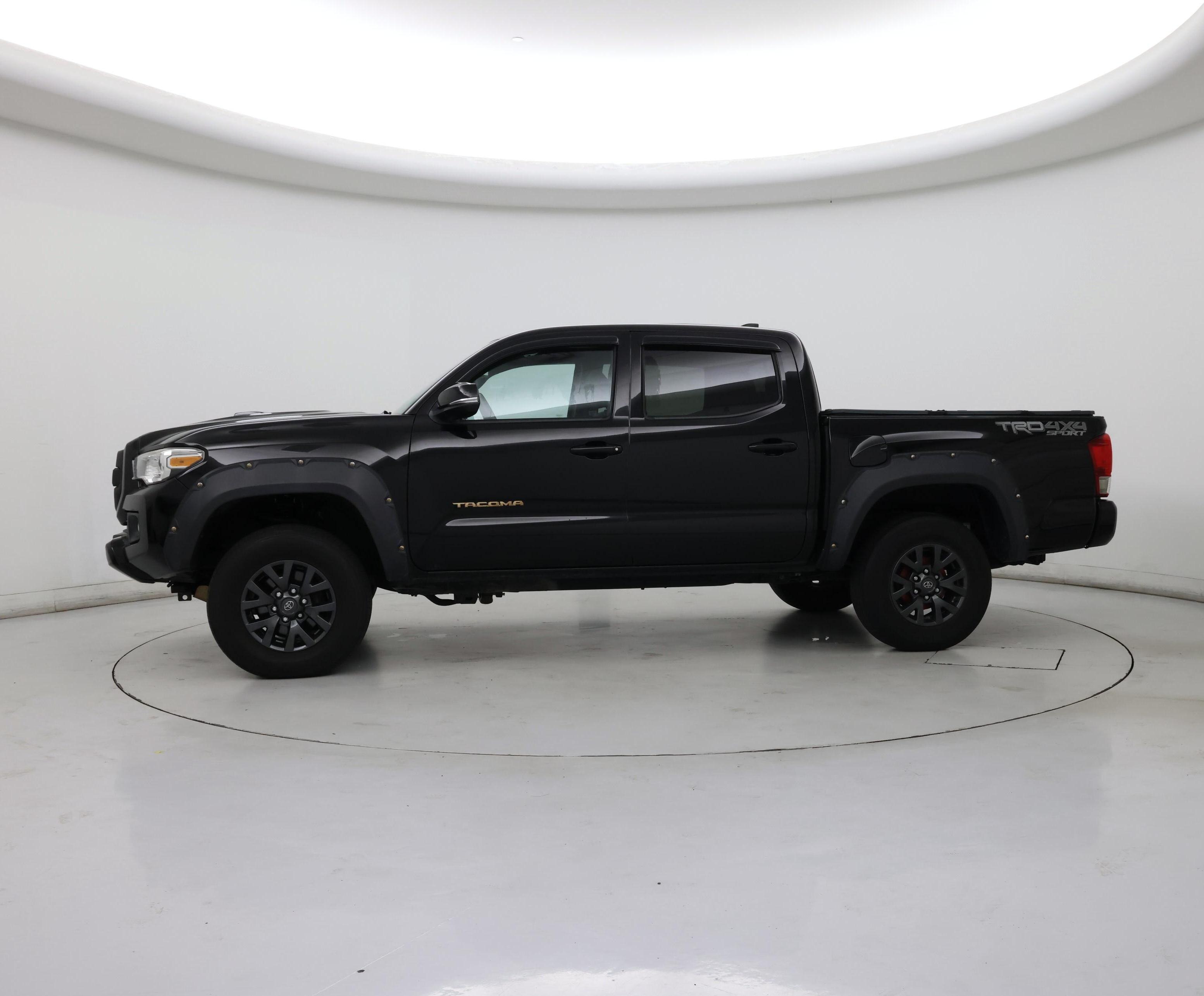Thumbnail: 2017 Toyota Tacoma - 3