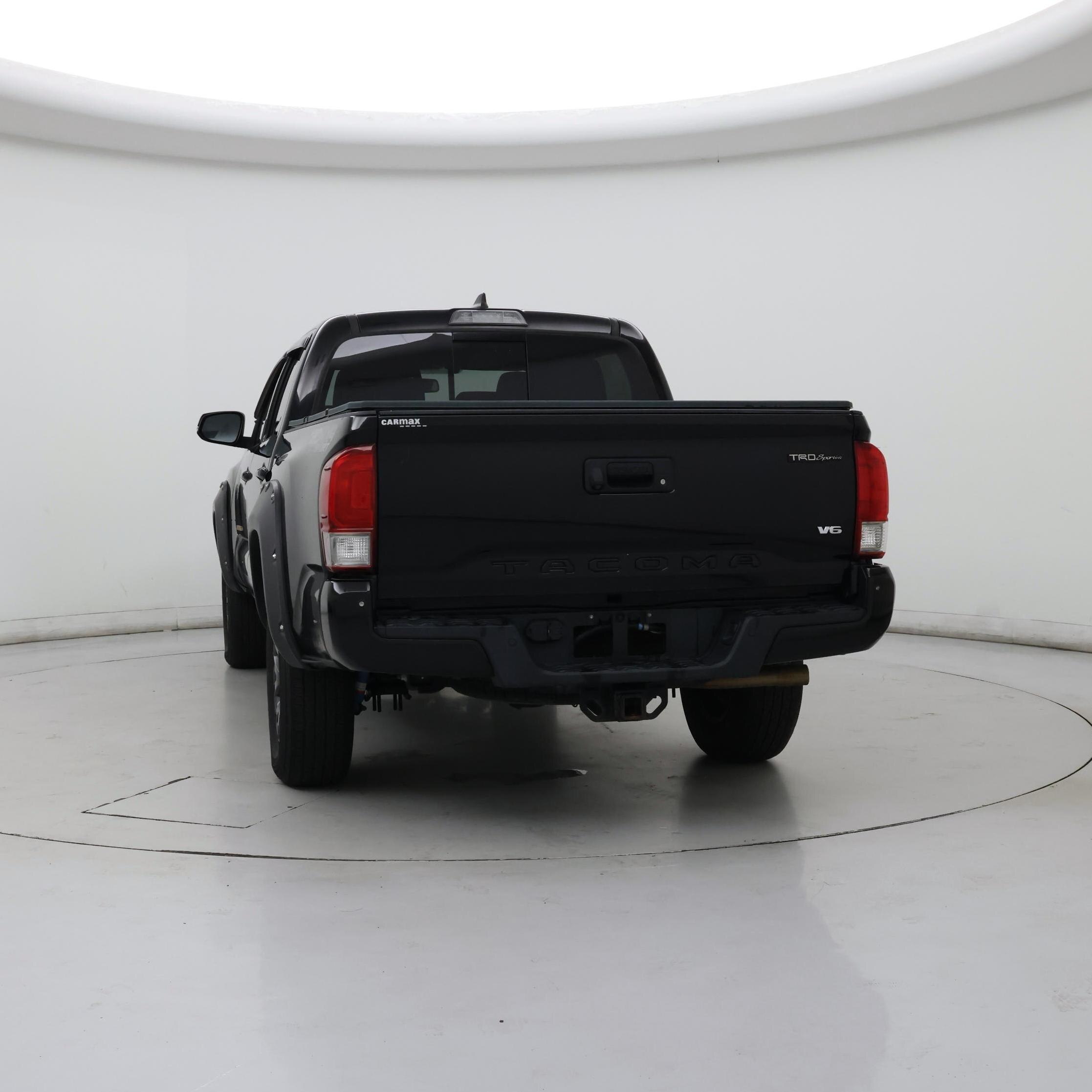 Thumbnail: 2017 Toyota Tacoma - 6