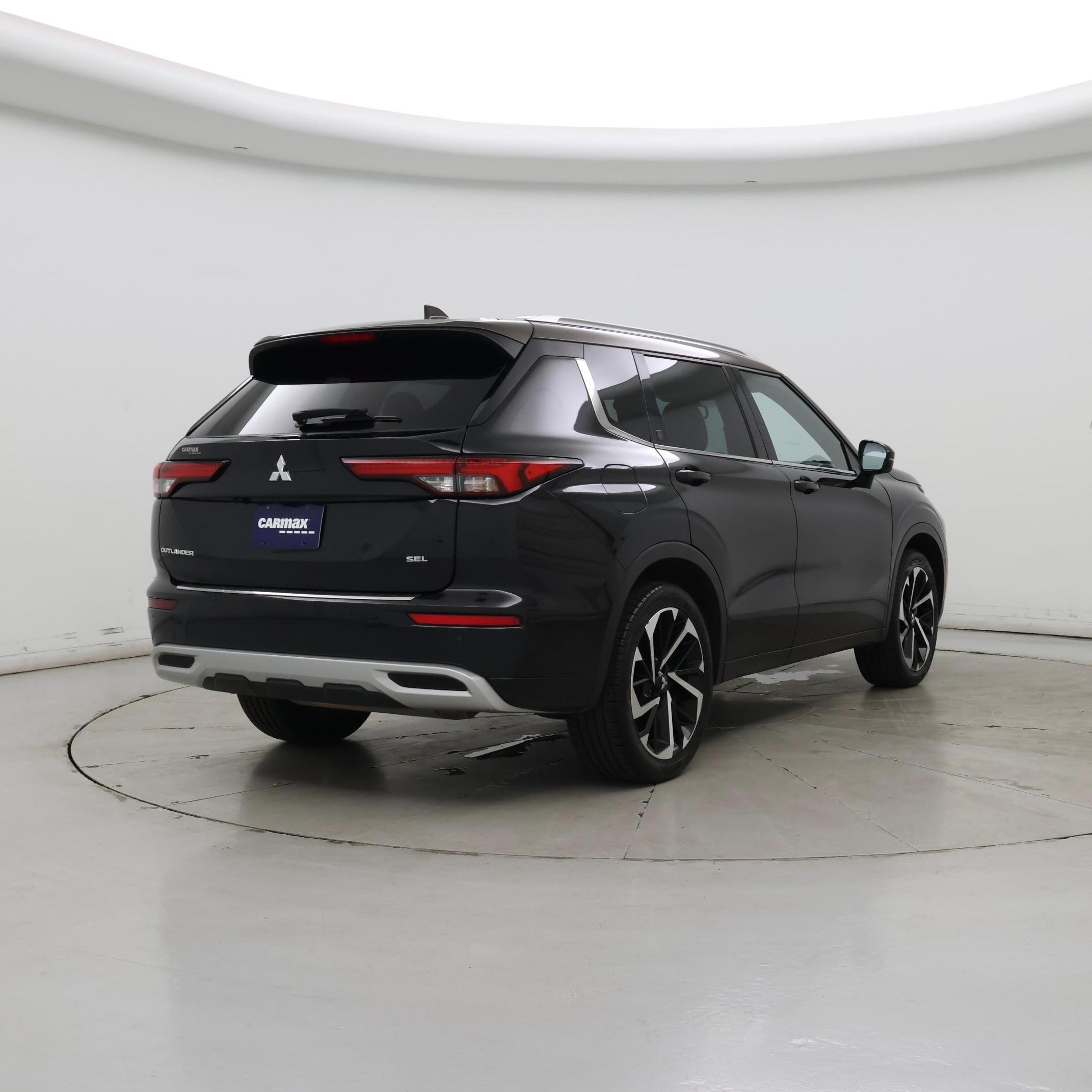 Thumbnail: 2023 Mitsubishi Outlander - 8