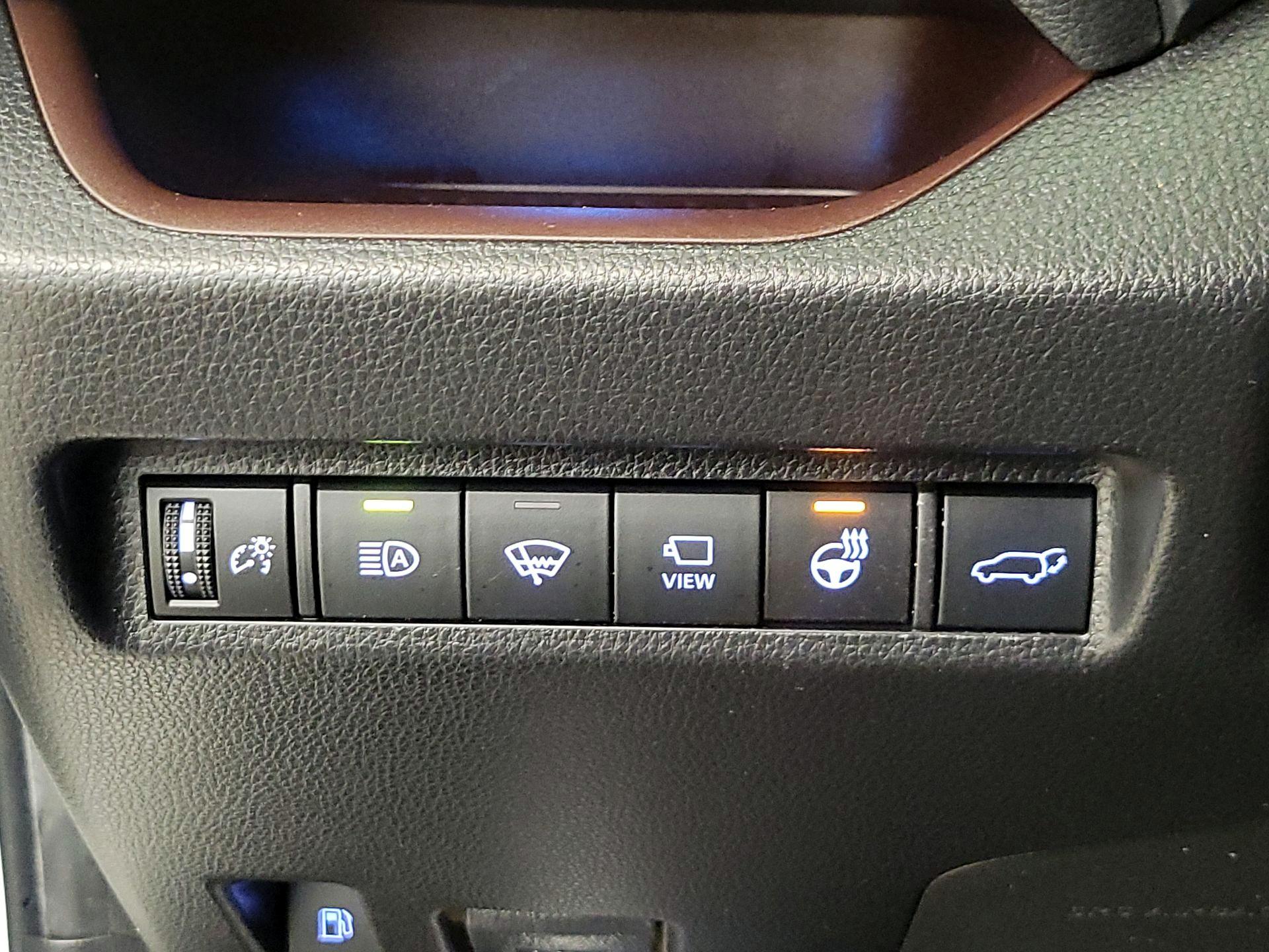 Thumbnail: 2020 Toyota RAV4 - 13