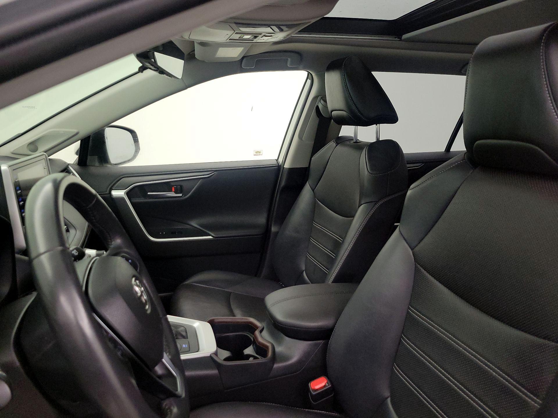 Thumbnail: 2020 Toyota RAV4 - 19