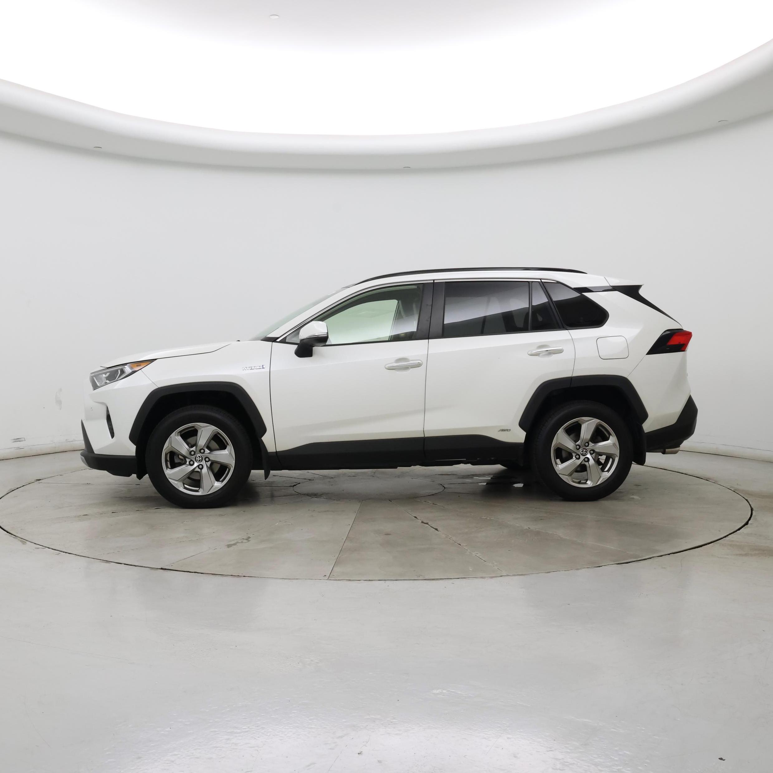 Thumbnail: 2020 Toyota RAV4 - 3