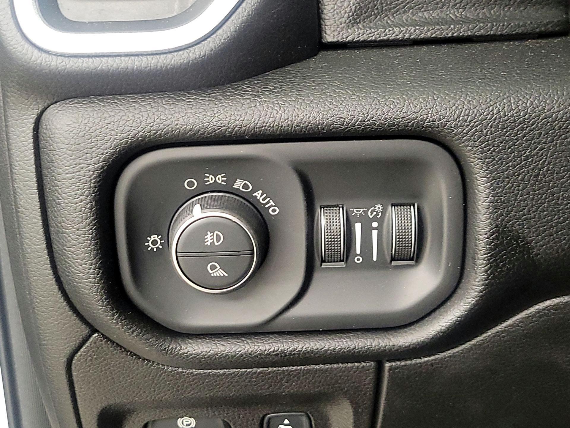 Thumbnail: 2019 RAM 1500 - 13