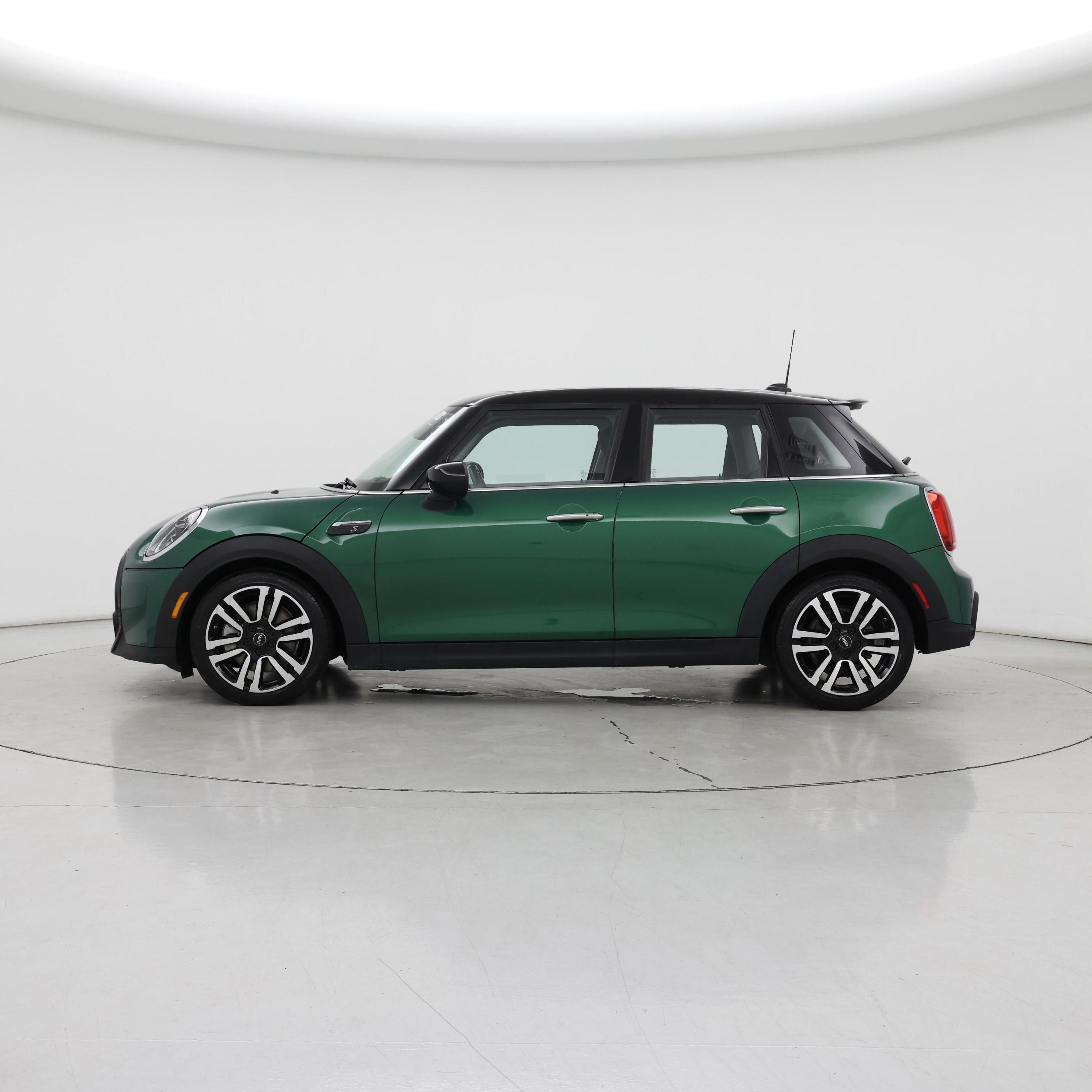 Thumbnail: 2022 MINI Cooper Hardtop - 3