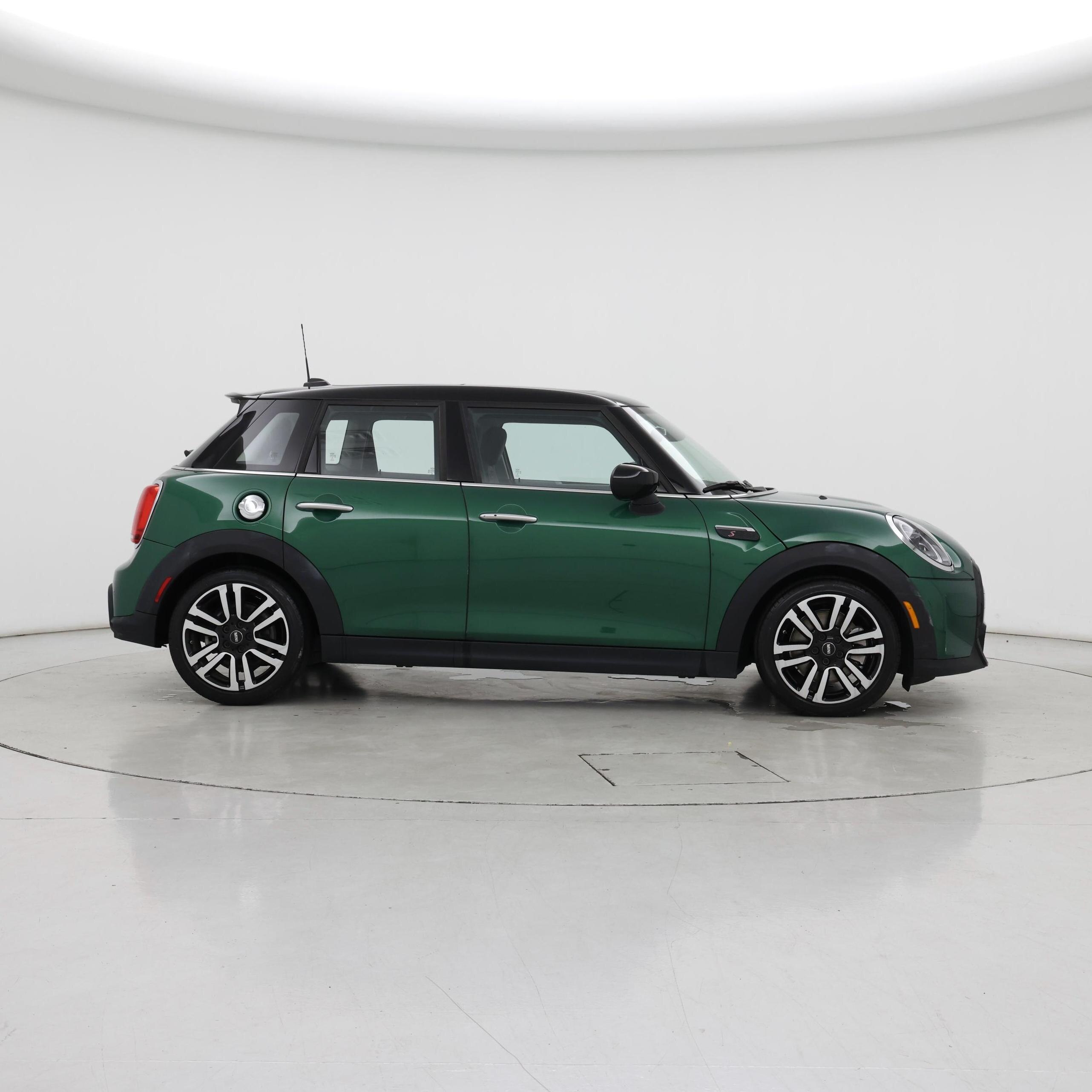 Thumbnail: 2022 MINI Cooper Hardtop - 7