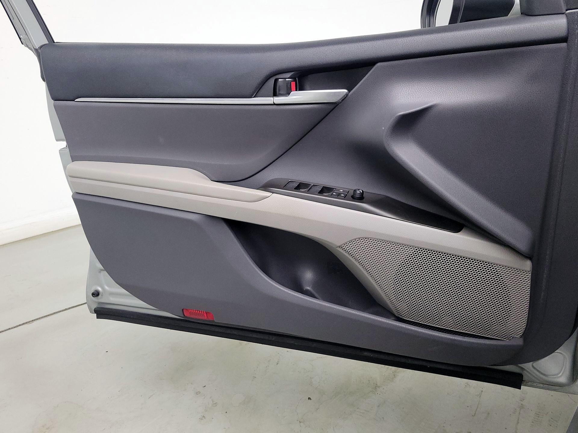 Thumbnail: 2023 Toyota Camry - 12