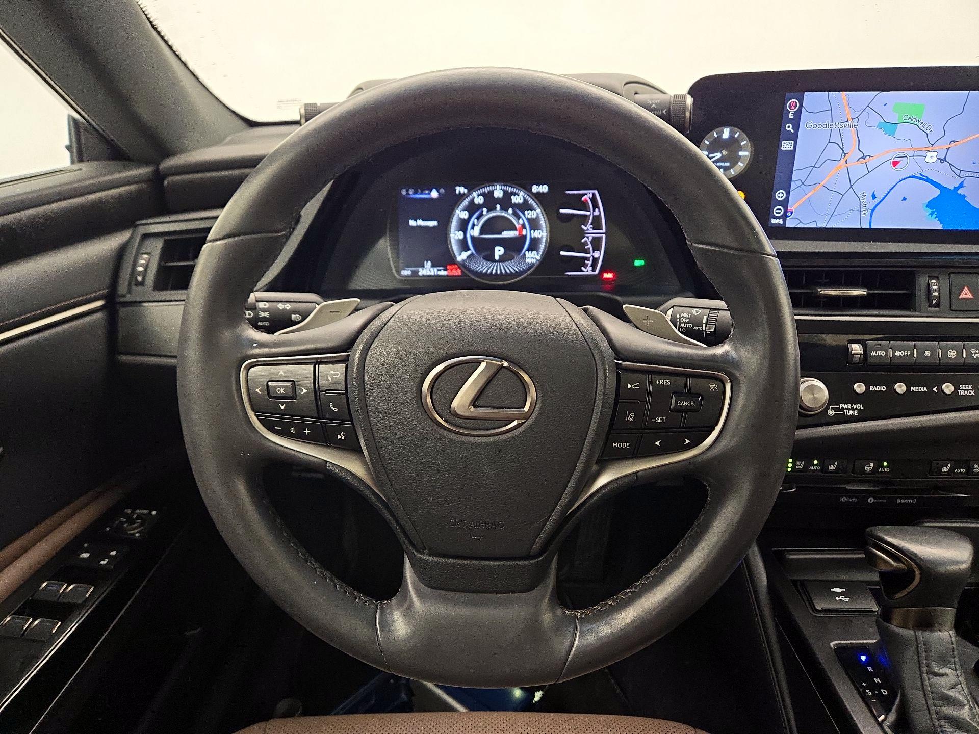 Thumbnail: 2022 Lexus ES - 10