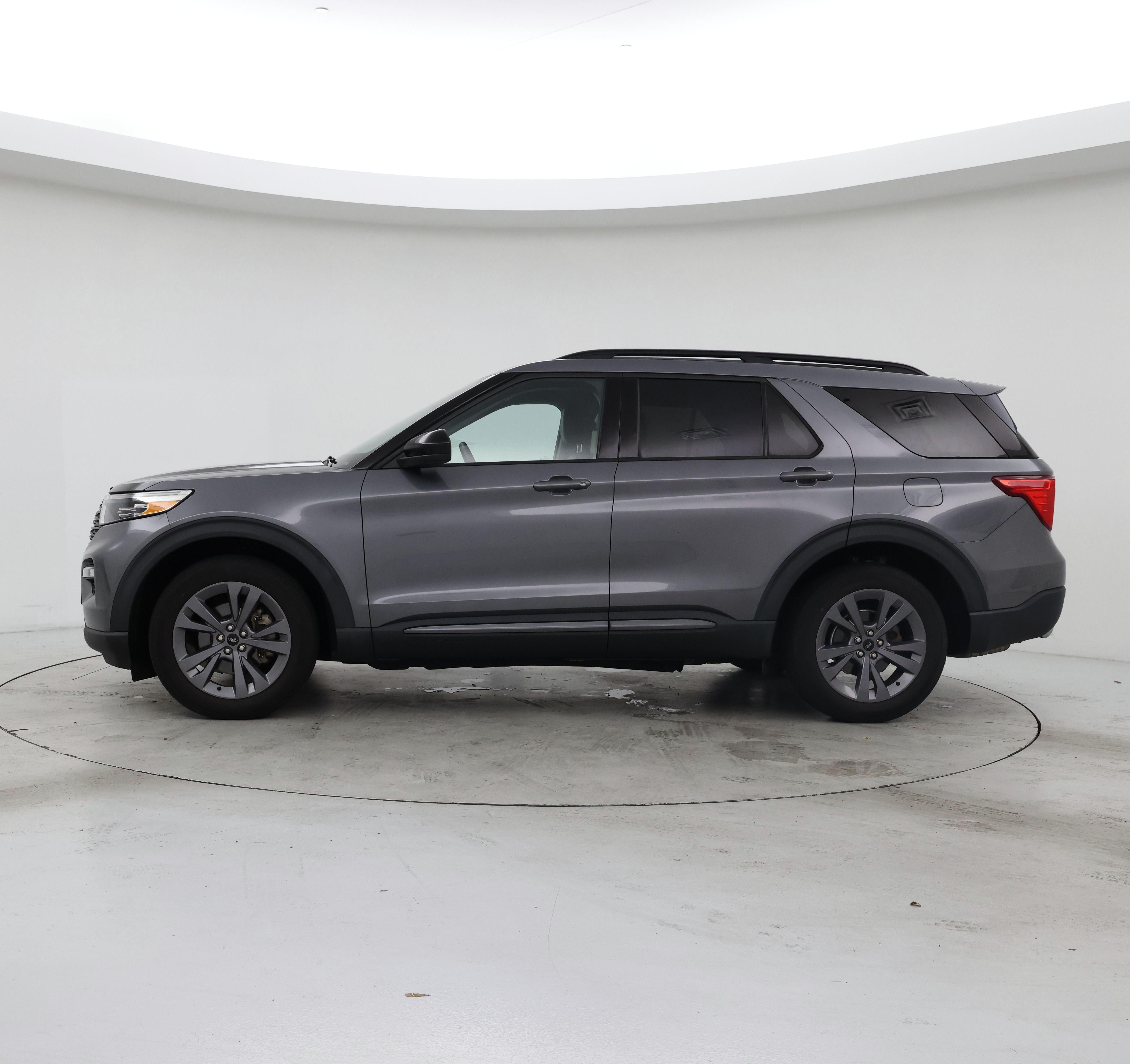 Thumbnail: 2022 Ford Explorer - 3