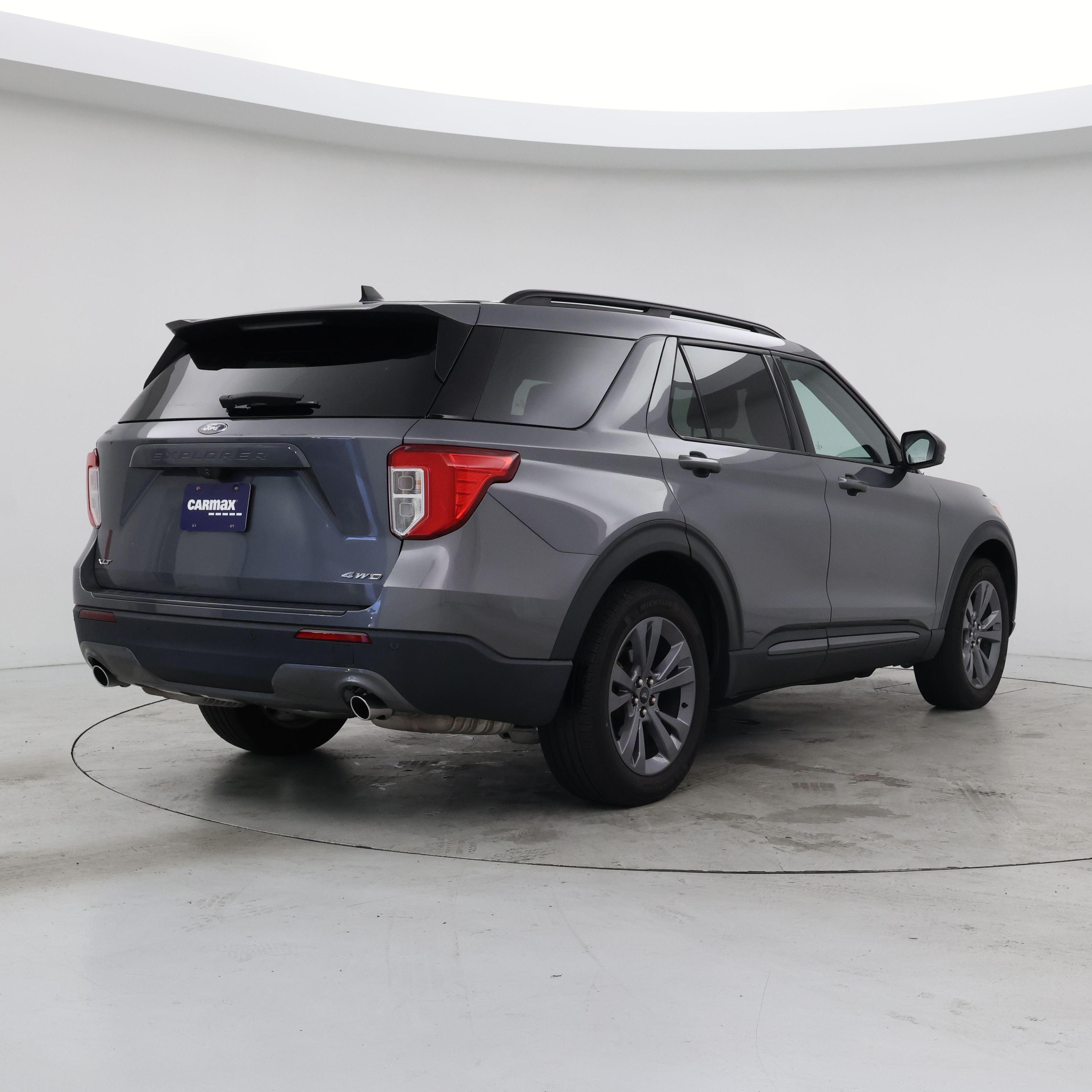 Thumbnail: 2022 Ford Explorer - 8