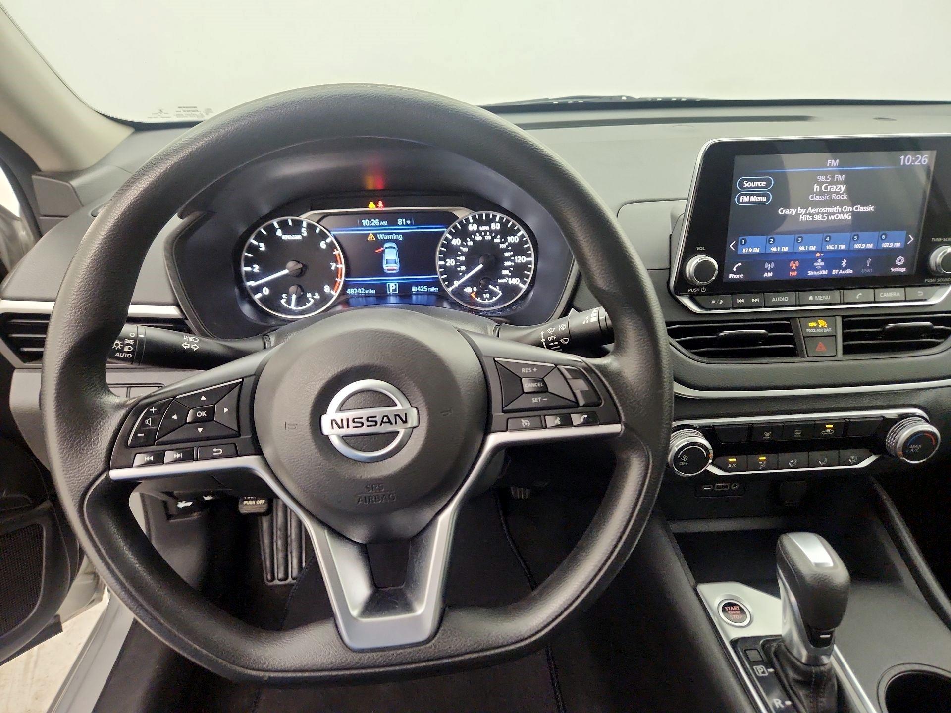 Thumbnail: 2020 Nissan Altima - 9