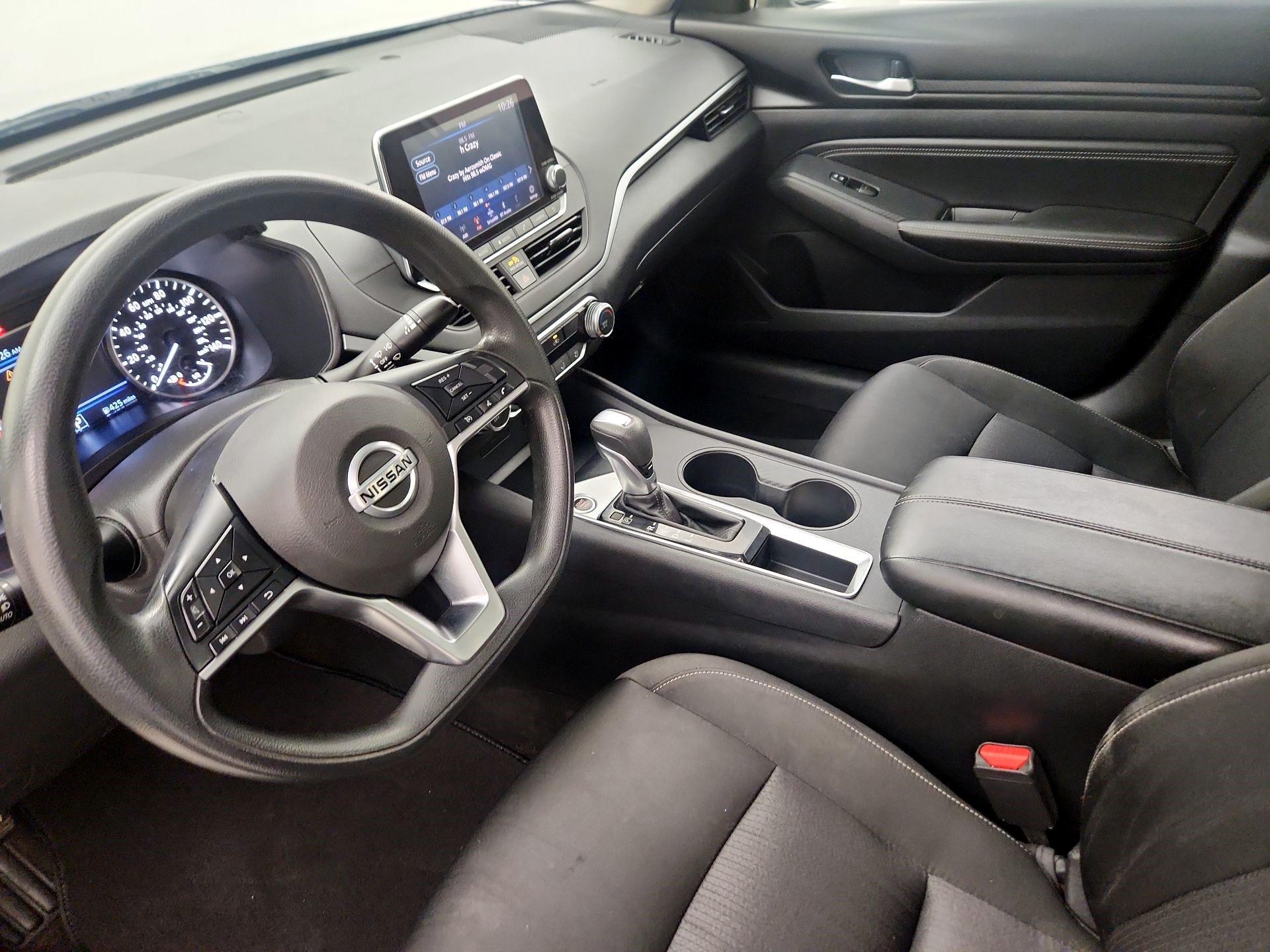 Thumbnail: 2020 Nissan Altima - 11