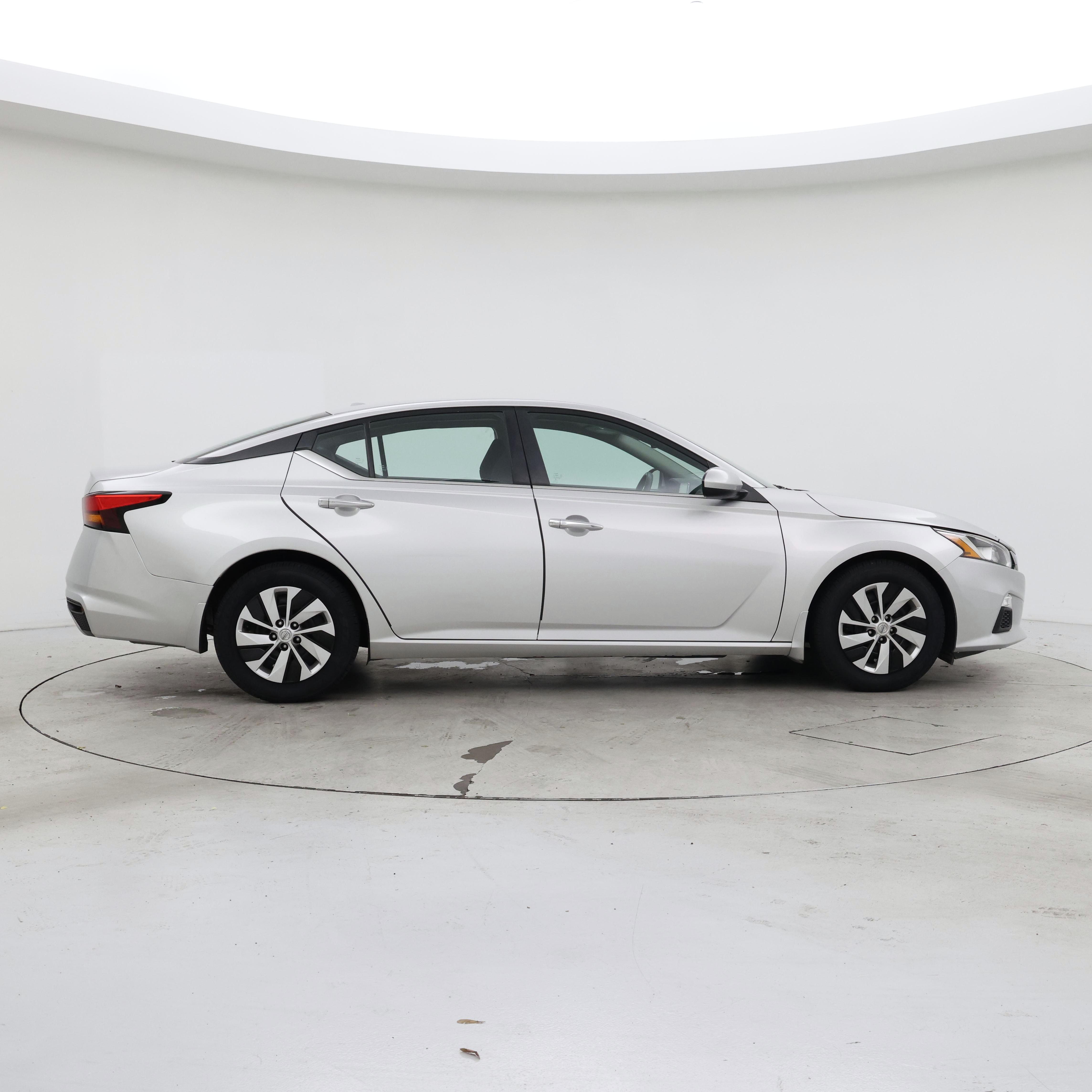 Thumbnail: 2020 Nissan Altima - 7