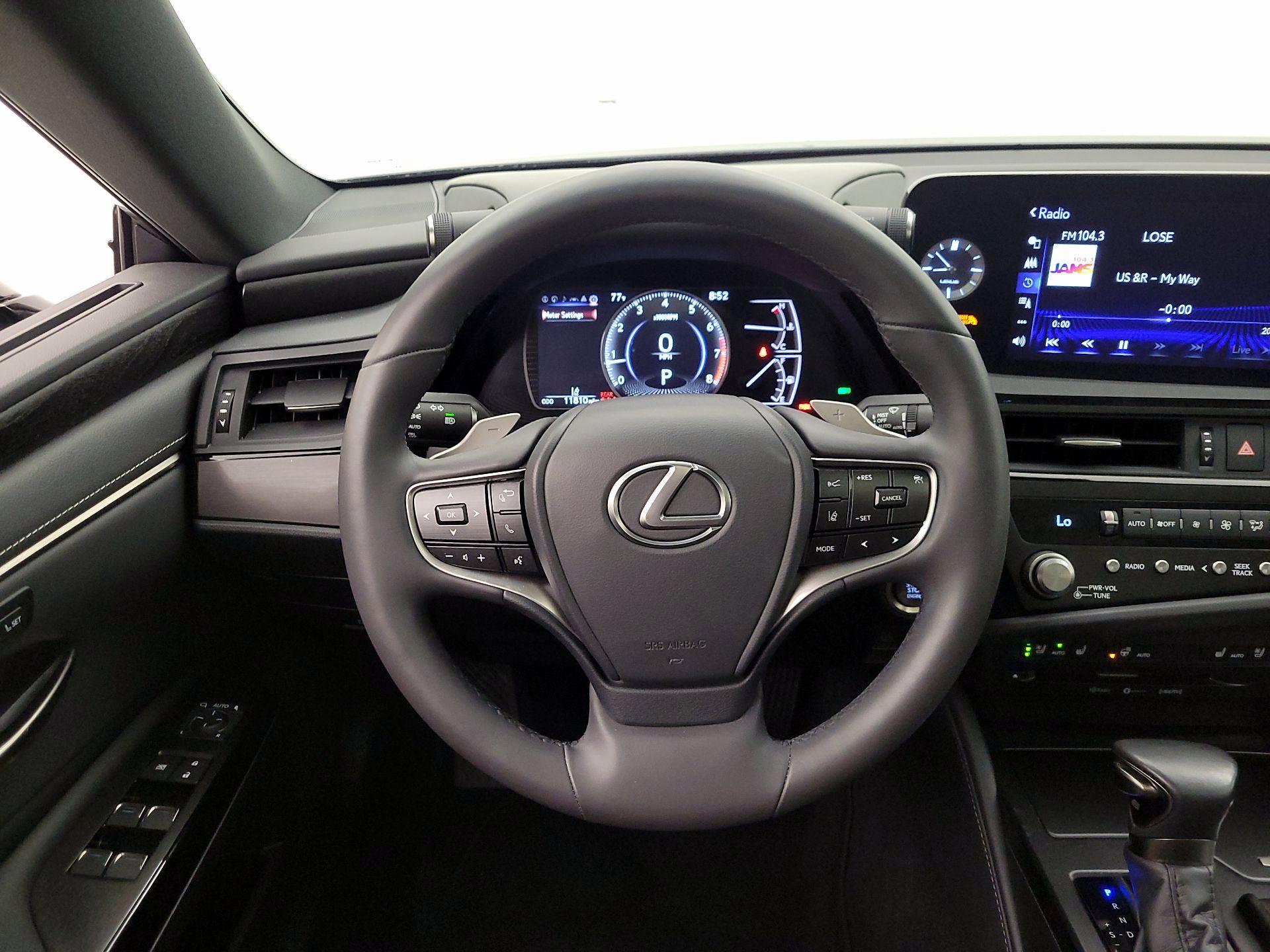 Thumbnail: 2022 Lexus ES - 10