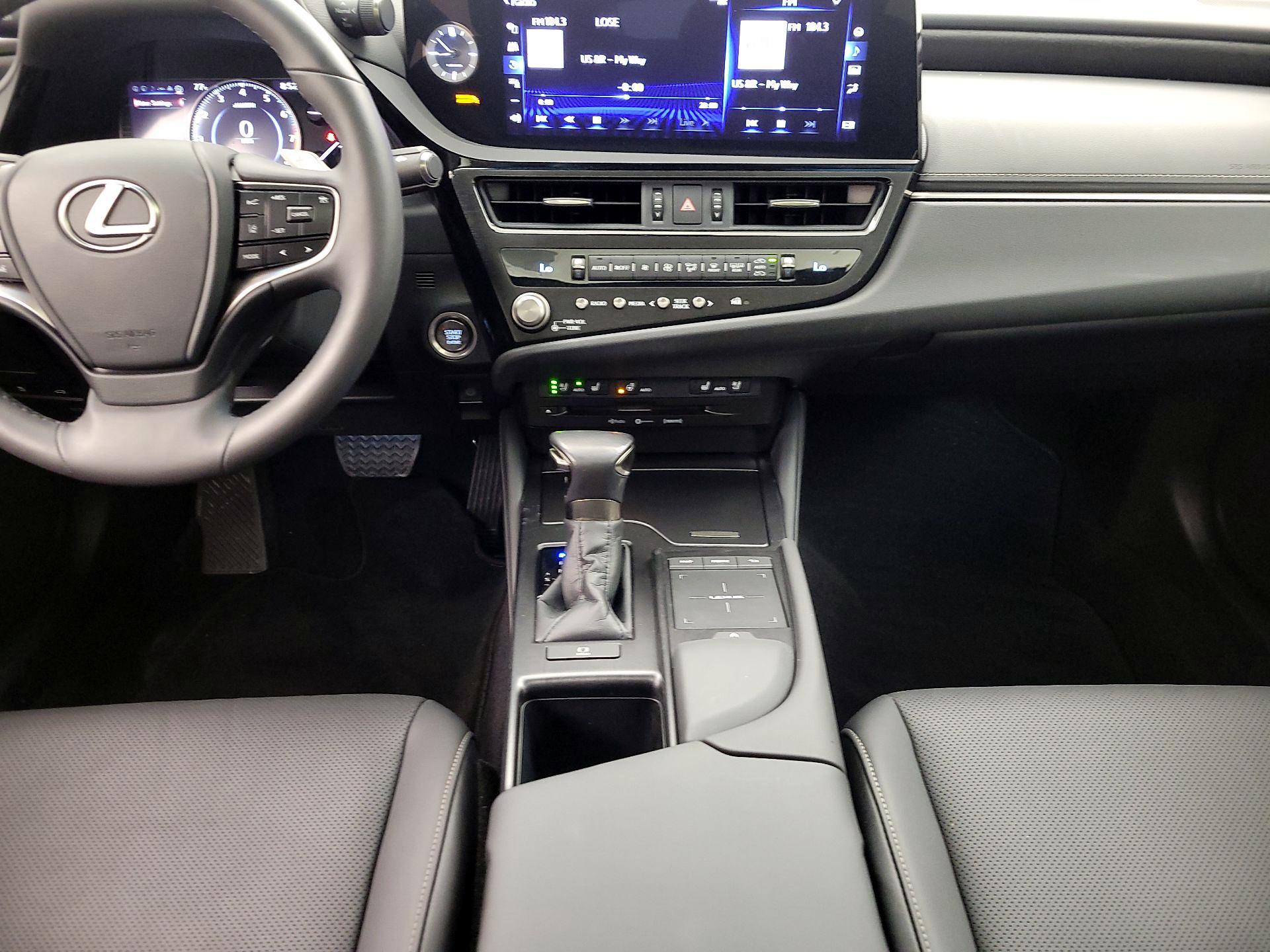 Thumbnail: 2022 Lexus ES - 16