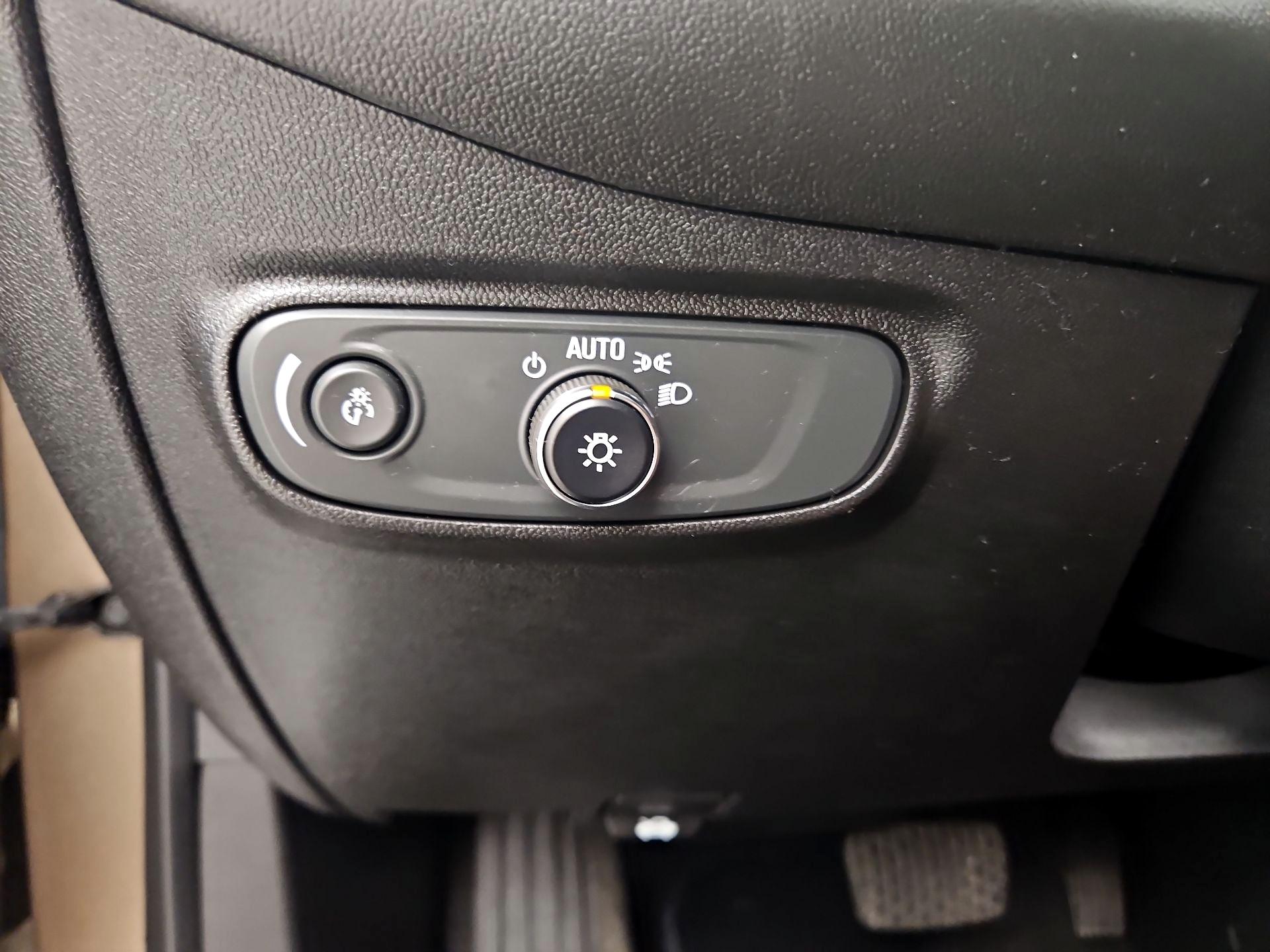 Thumbnail: 2019 Chevrolet Equinox - 13