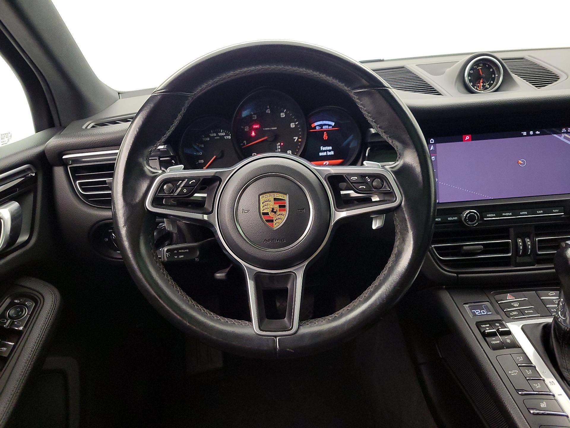 Thumbnail: 2020 Porsche Macan - 10