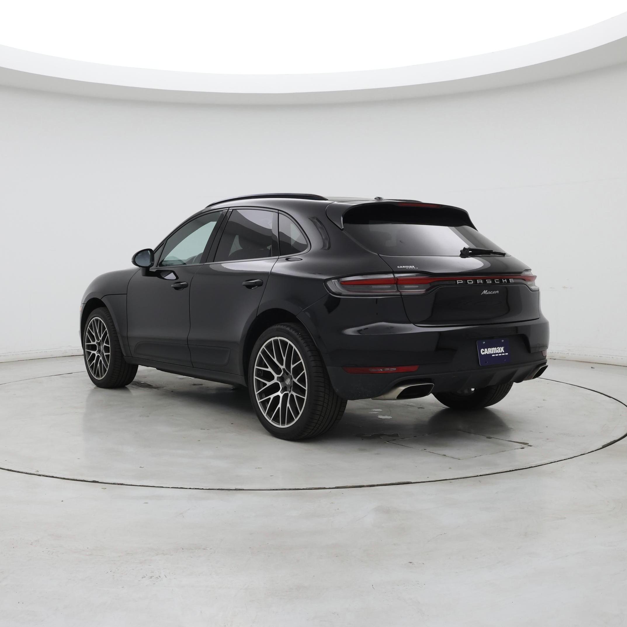 Thumbnail: 2020 Porsche Macan - 2