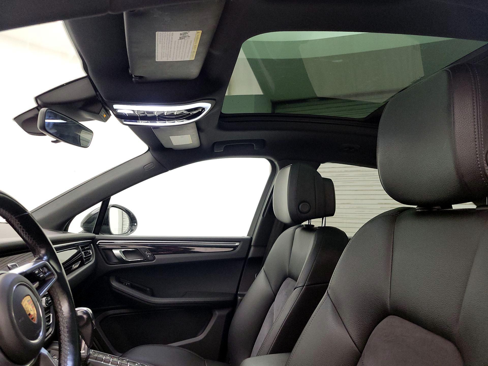 Thumbnail: 2020 Porsche Macan - 19