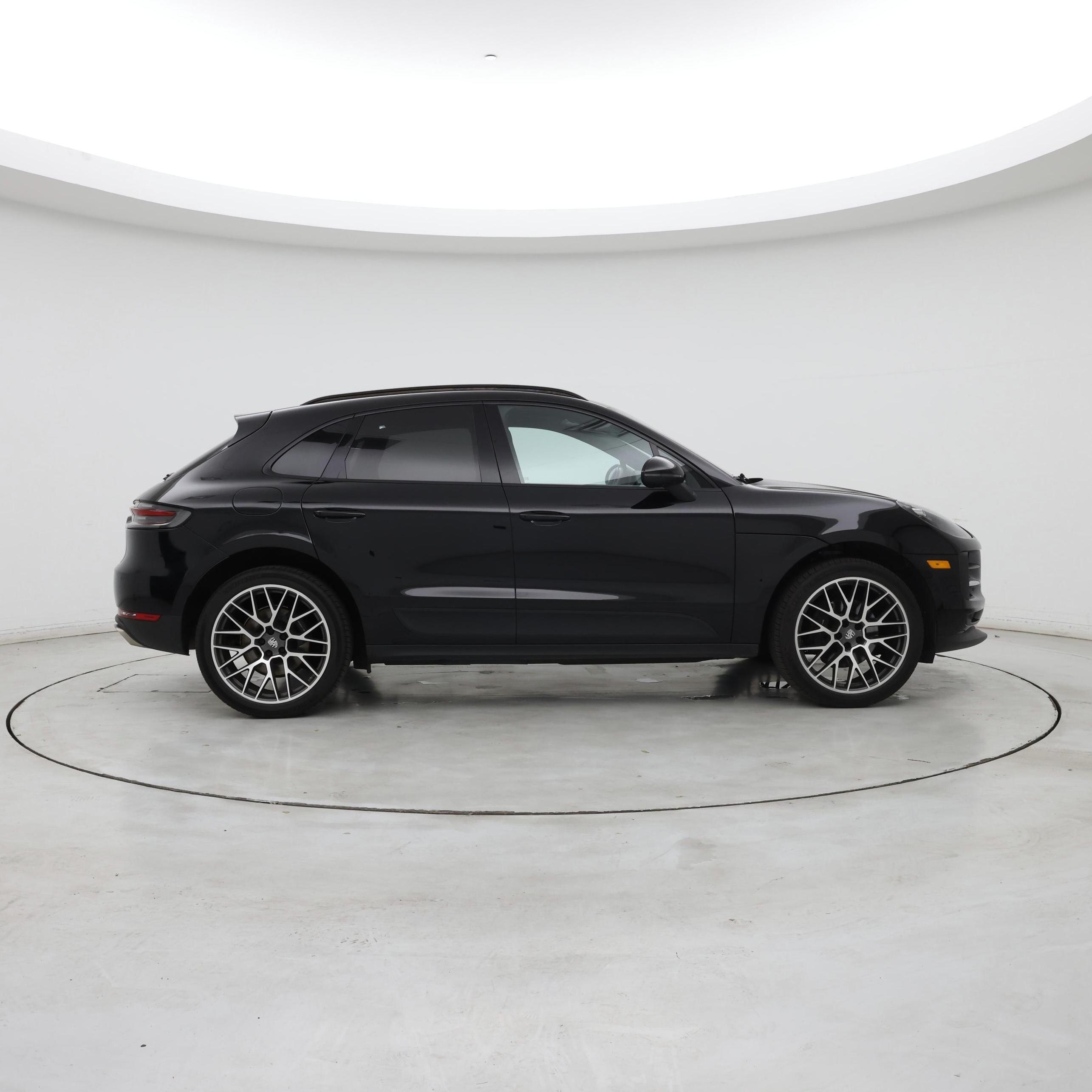 Thumbnail: 2020 Porsche Macan - 7
