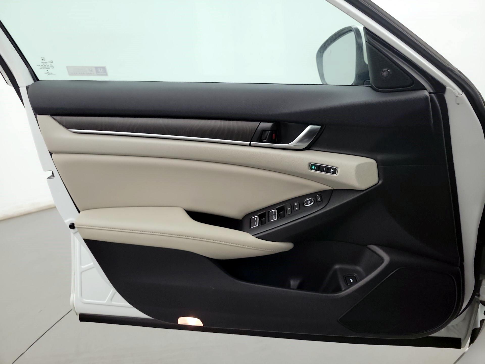 Thumbnail: 2022 Honda Accord - 10