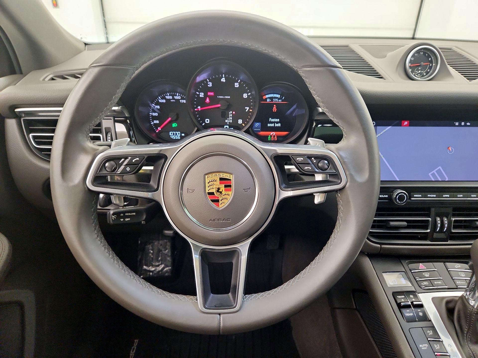 Thumbnail: 2021 Porsche Macan - 10