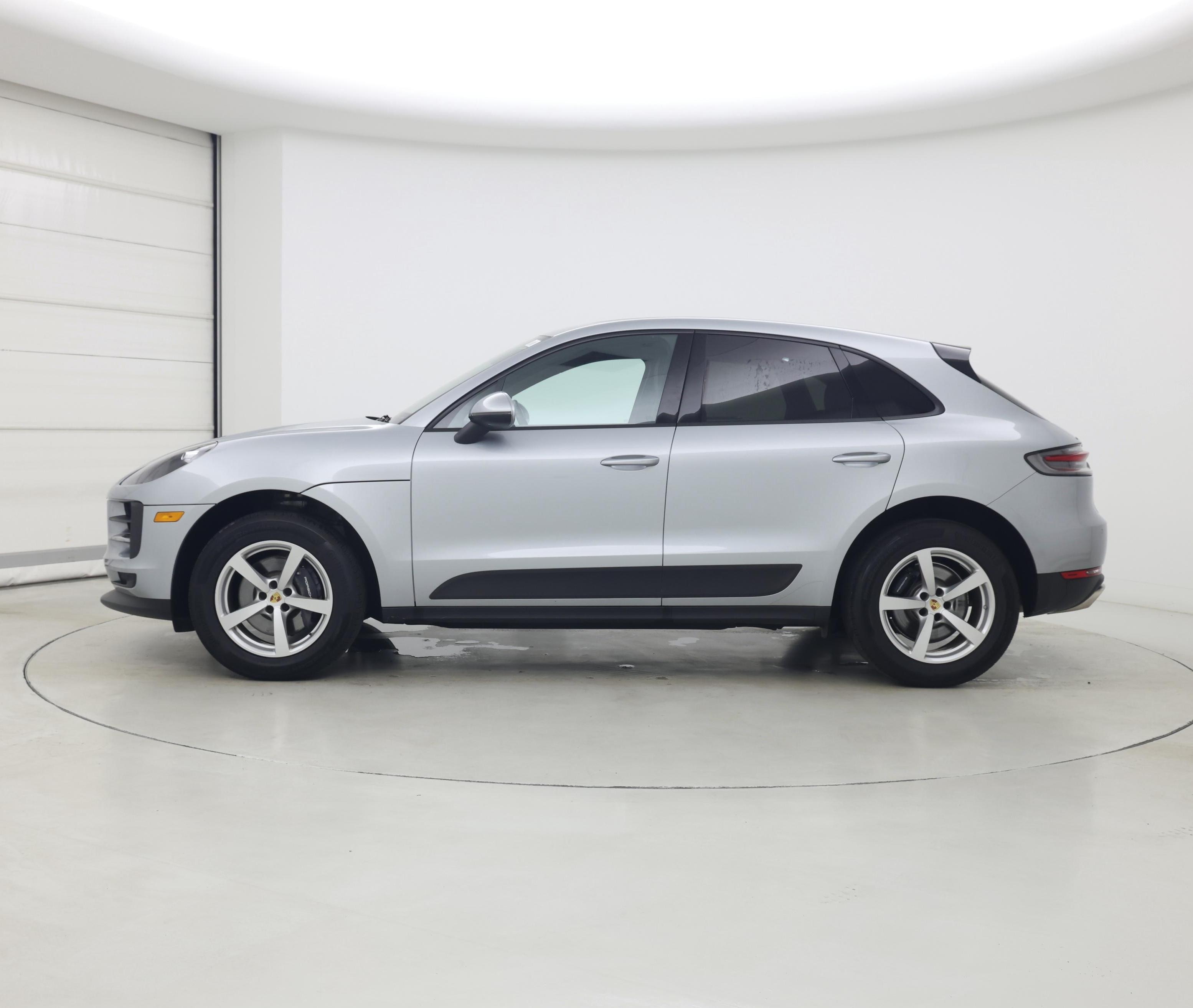 Thumbnail: 2021 Porsche Macan - 3