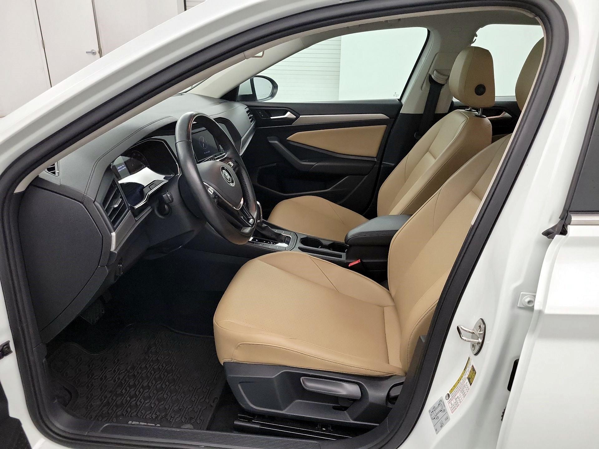 Thumbnail: 2019 Volkswagen Jetta - 9