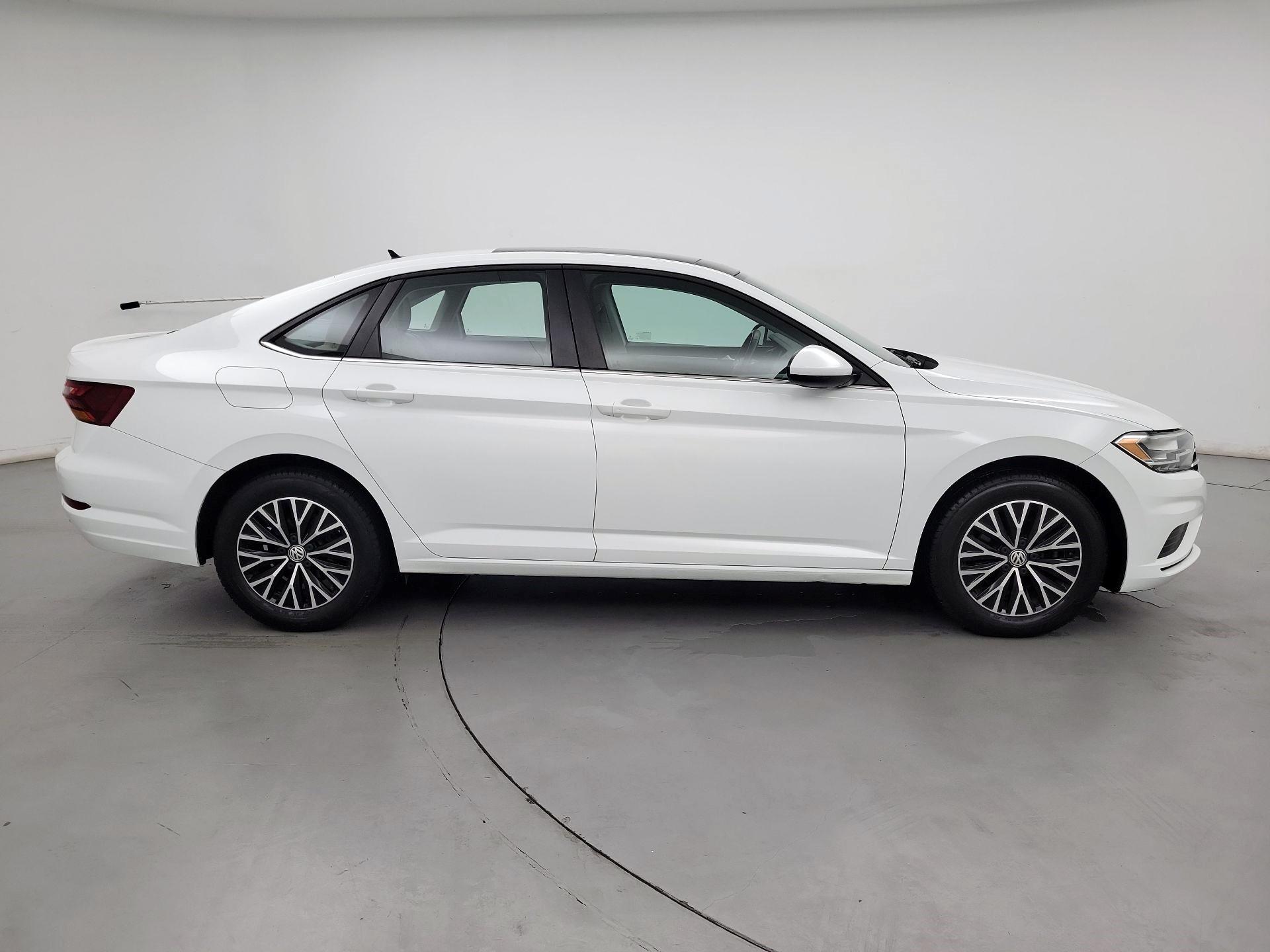 Thumbnail: 2019 Volkswagen Jetta - 4
