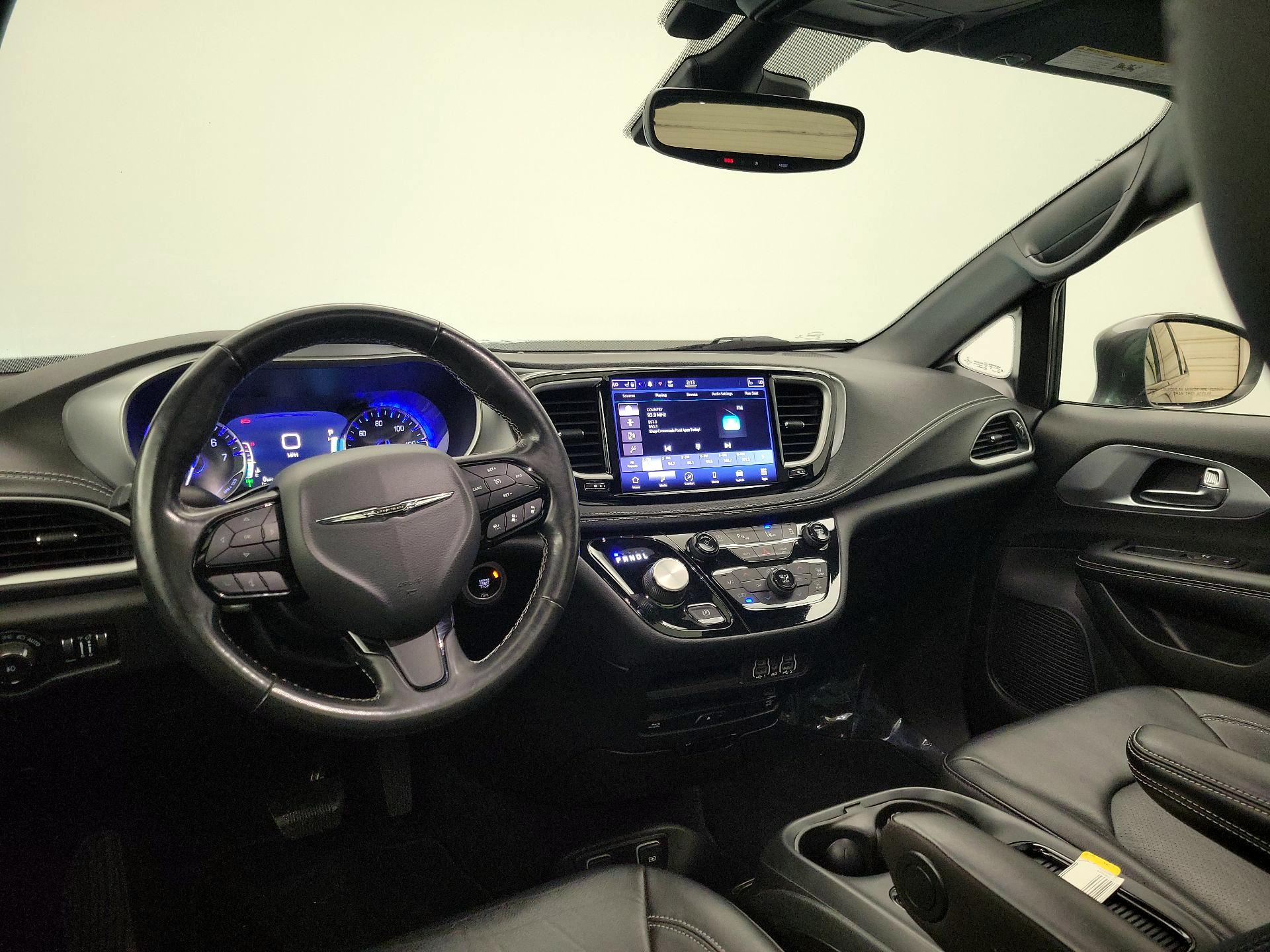 Thumbnail: 2021 Chrysler Pacifica - 9