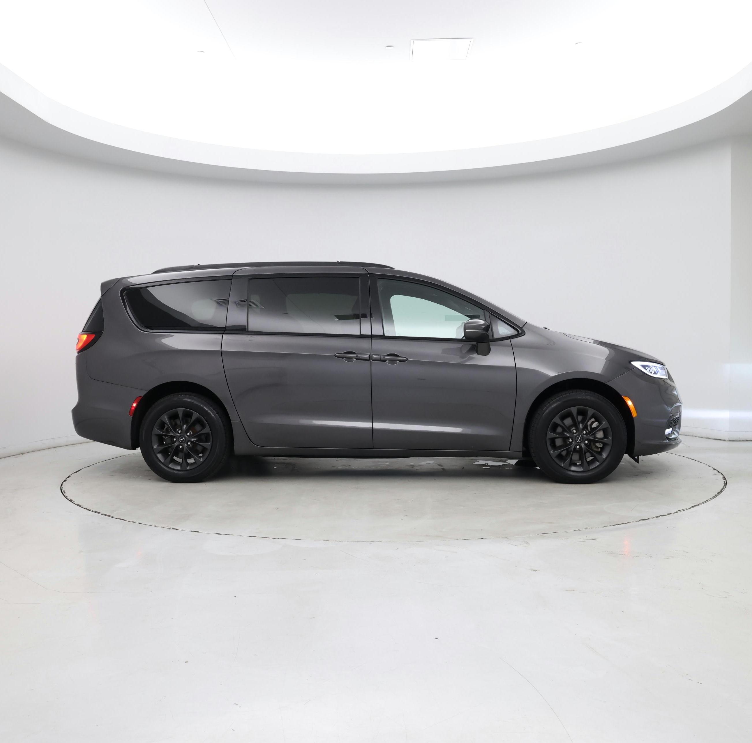Thumbnail: 2021 Chrysler Pacifica - 7