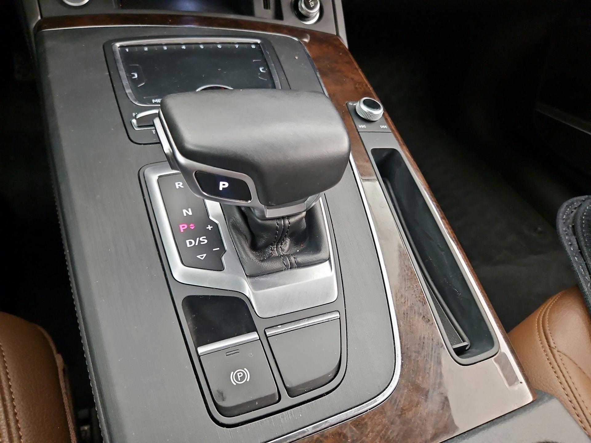 Thumbnail: 2020 Audi Q5 - 18
