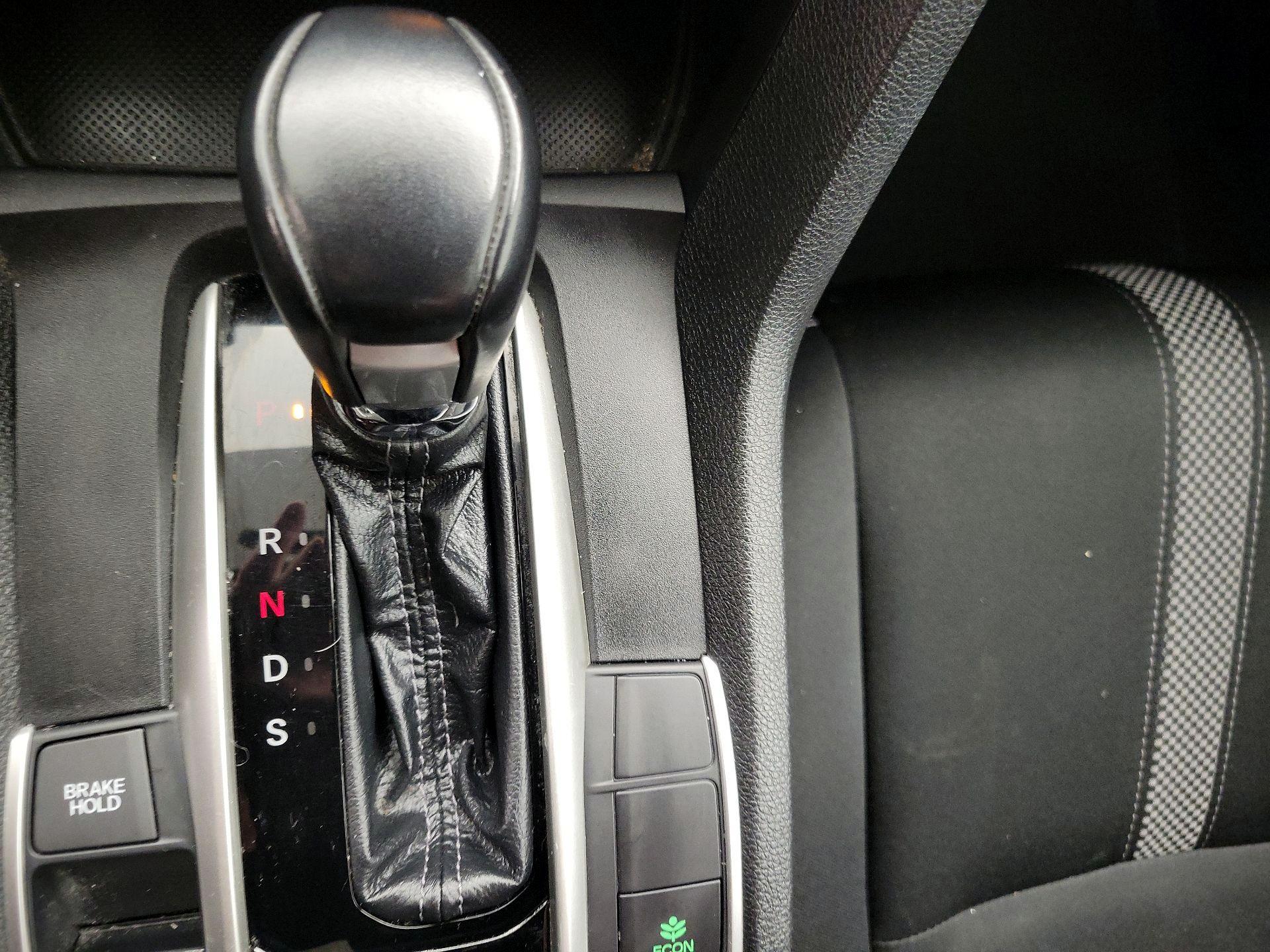 Thumbnail: 2019 Honda Civic - 17